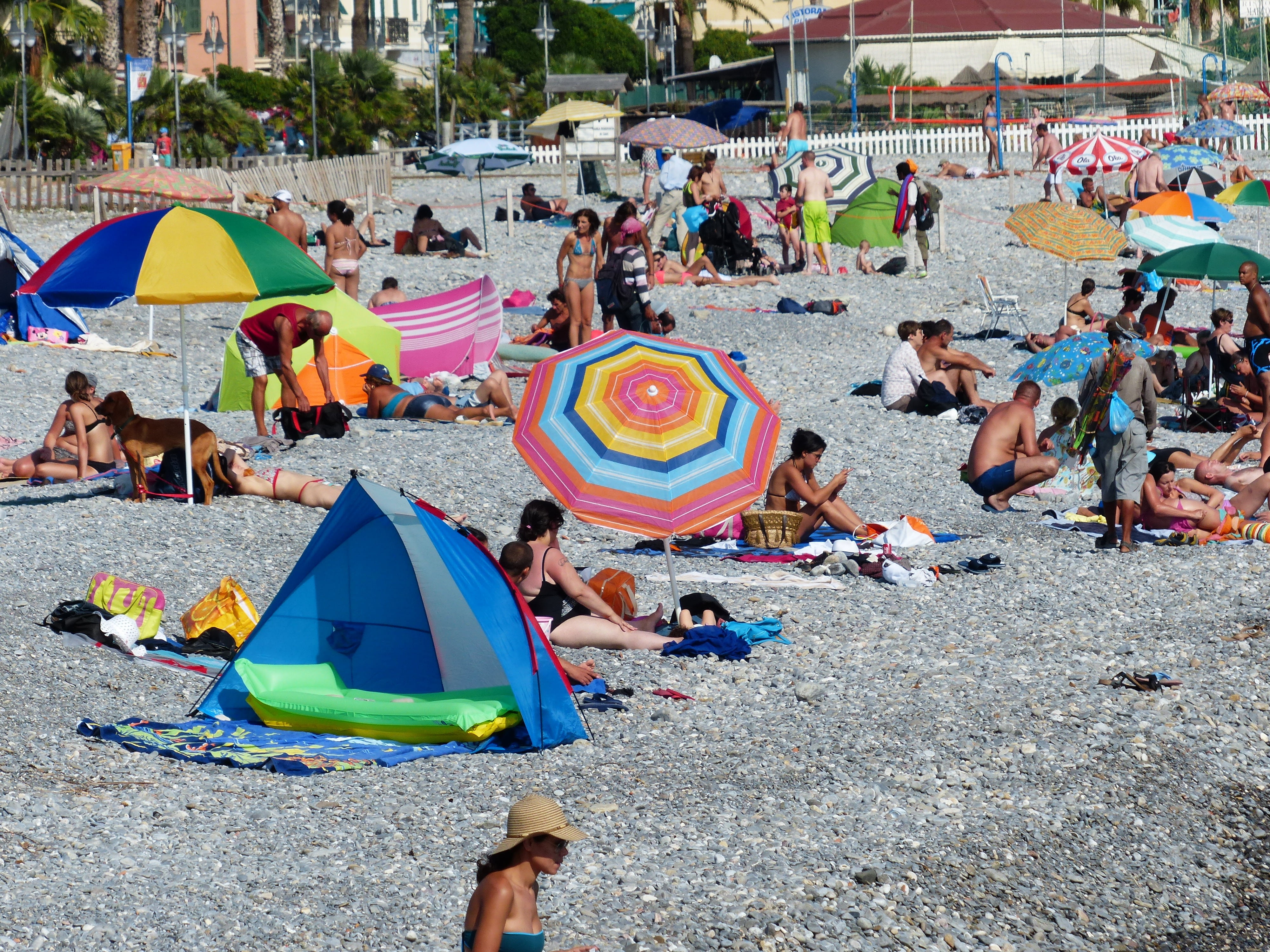 women, ligurian coast, holiday resort, summer, bathers, deck chair, beach, real people, mediterranean, sea, swim, umbrella, sun, leisure activity, relaxation, HD Wallpaper