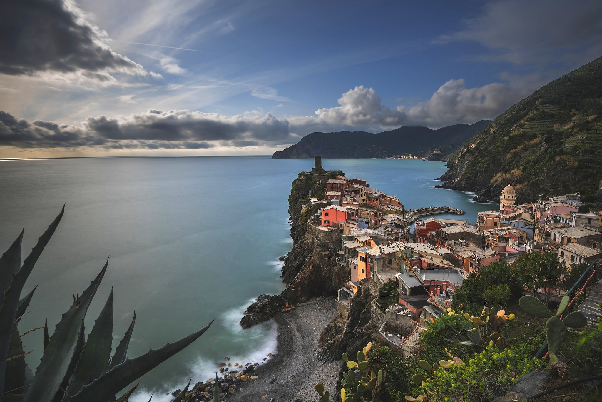 cloud - sky, tree, bay, city, townscape, mountains, coast, built structure, The Ligurian sea, high angle view, cityscape, sky, residential district, Liguria, HD Wallpaper