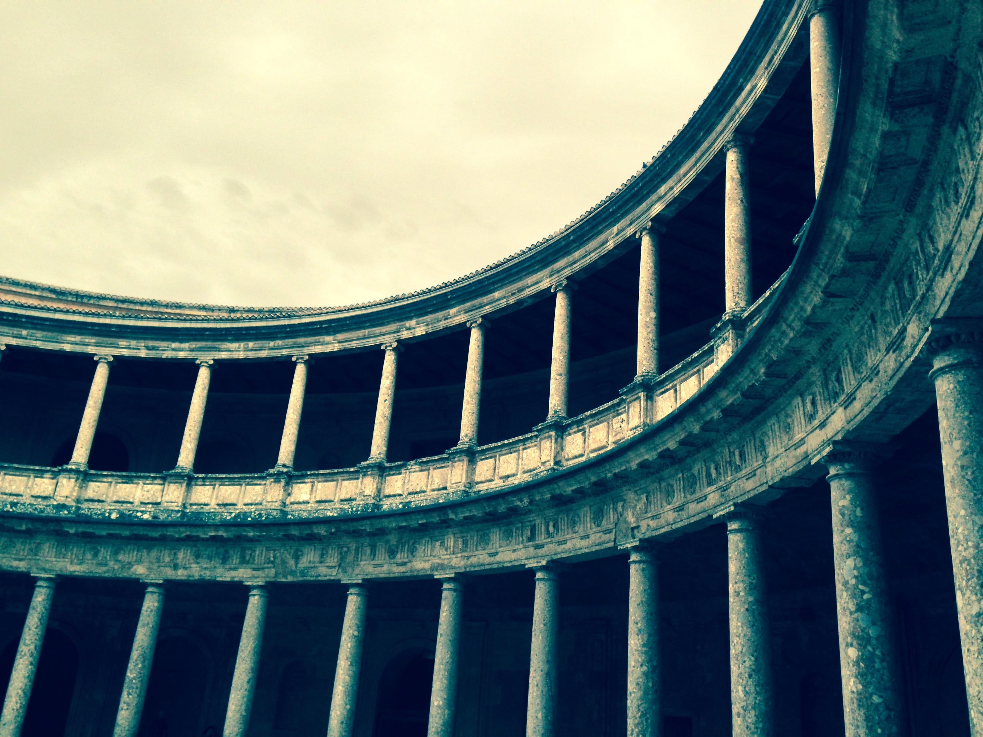 neo-classical, history, no people, coliseum, sky, architectural column, historical, travel destinations, old, building exterior, low angle view, curve, HD Wallpaper