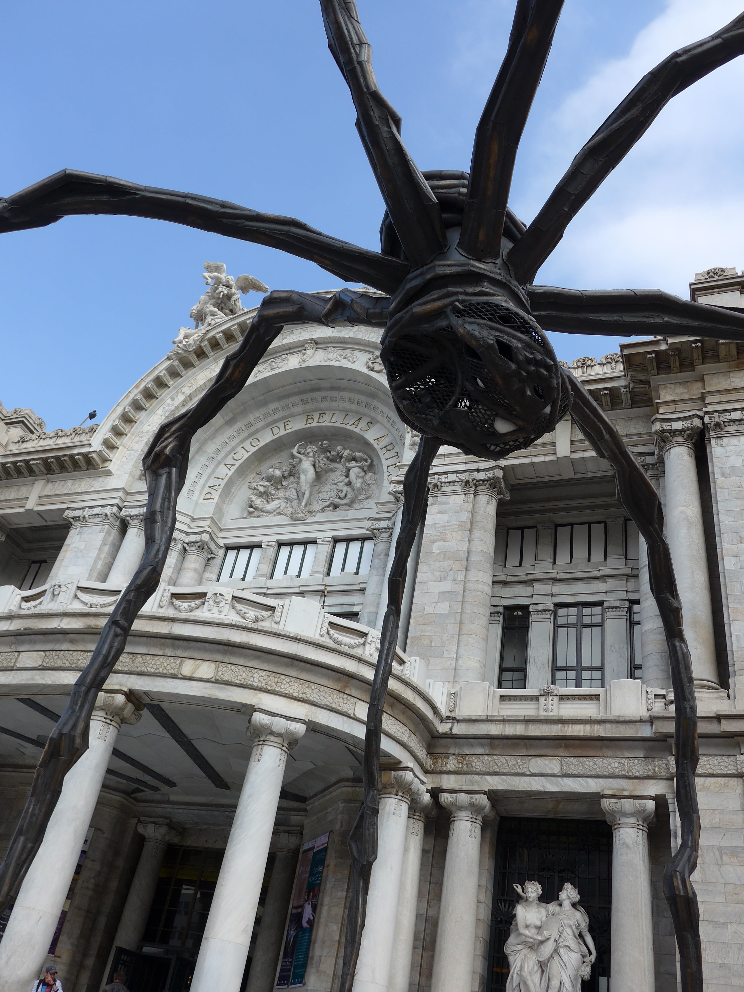 ionic, portico, spider, monument, city, classic, creativity, museum, marble, art, outdoors, the past, craft, modern, arch, built structure, building, low angle view, Phone HD Wallpaper