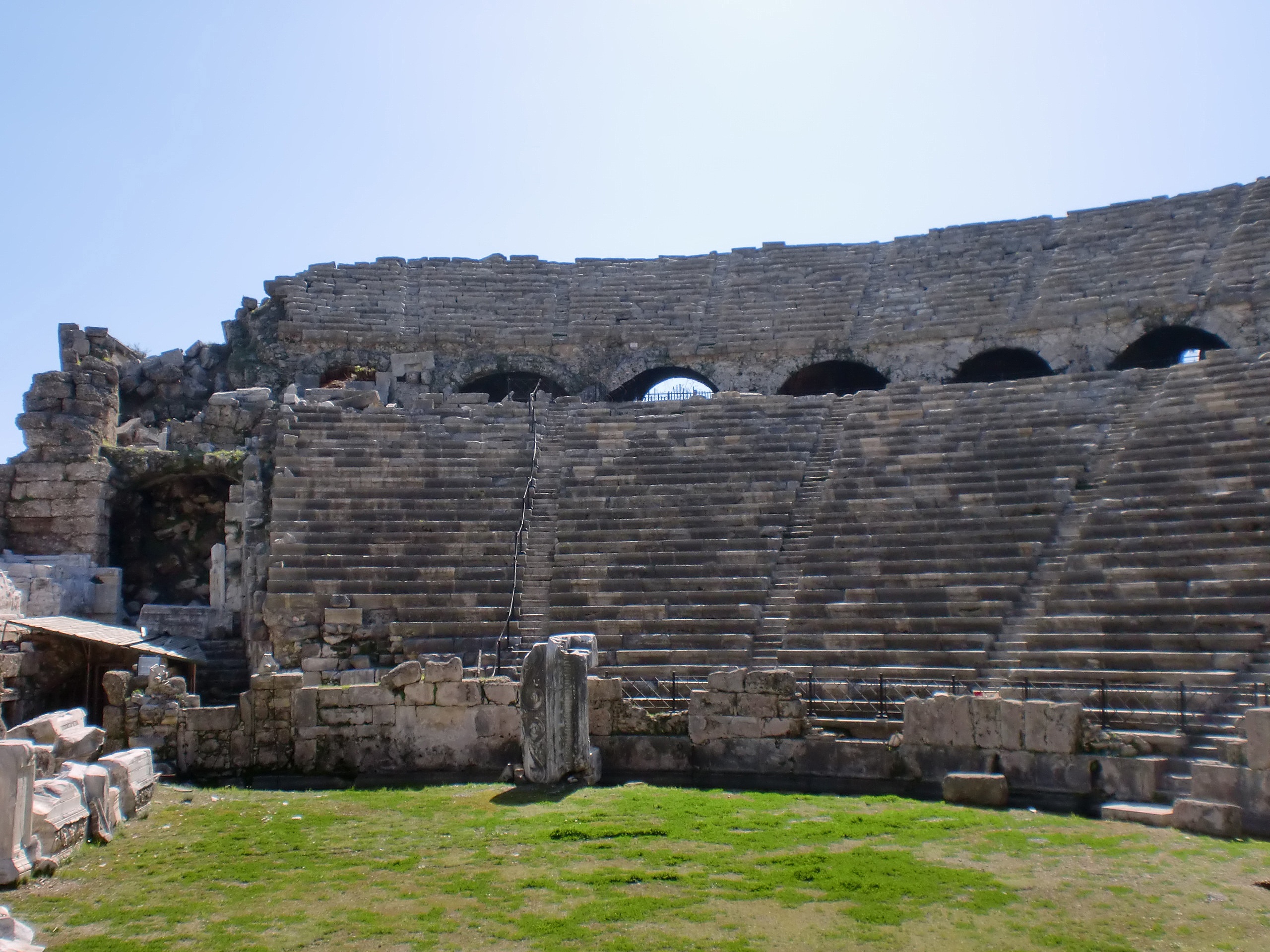 travel destinations, roman theatre, ancient Civilization, 2K, arch, turkish riviera, grass, building exterior, stone Material, no people, architecture, HD Wallpaper