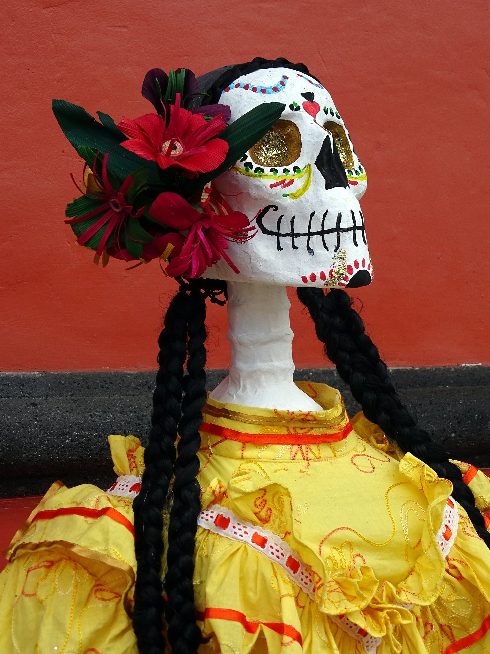 flower, death, skeleton, text, bouquet, human representation, clothing, nature, veracruz, skull, day, 2K, flowering plant, female likeness, celebration, Phone HD Wallpaper