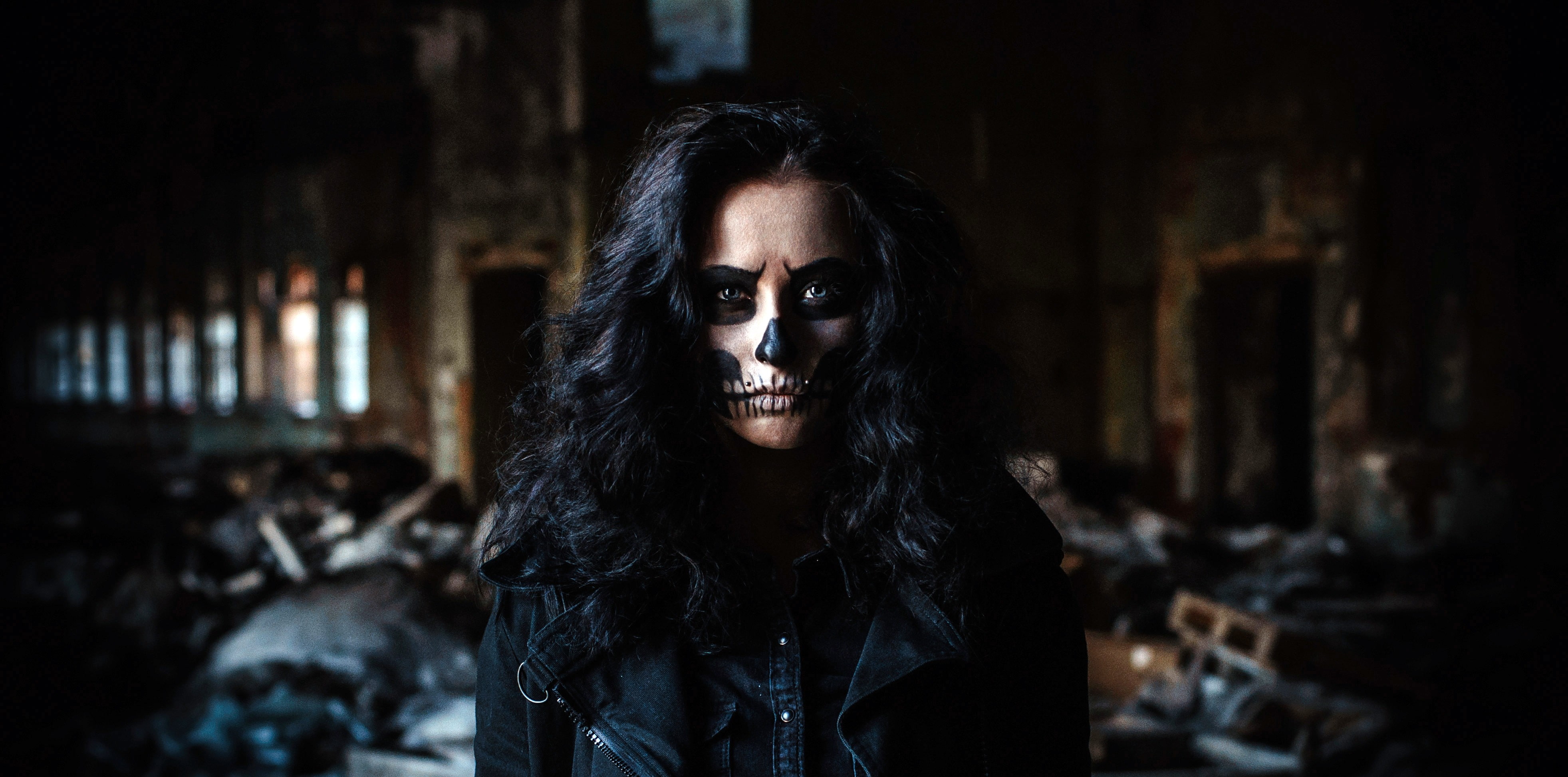 women, face paint, black clothing, momorozov, 4K, Sugar Skull, Dia de los Muertos, black hair, looking at viewer, HD Wallpaper