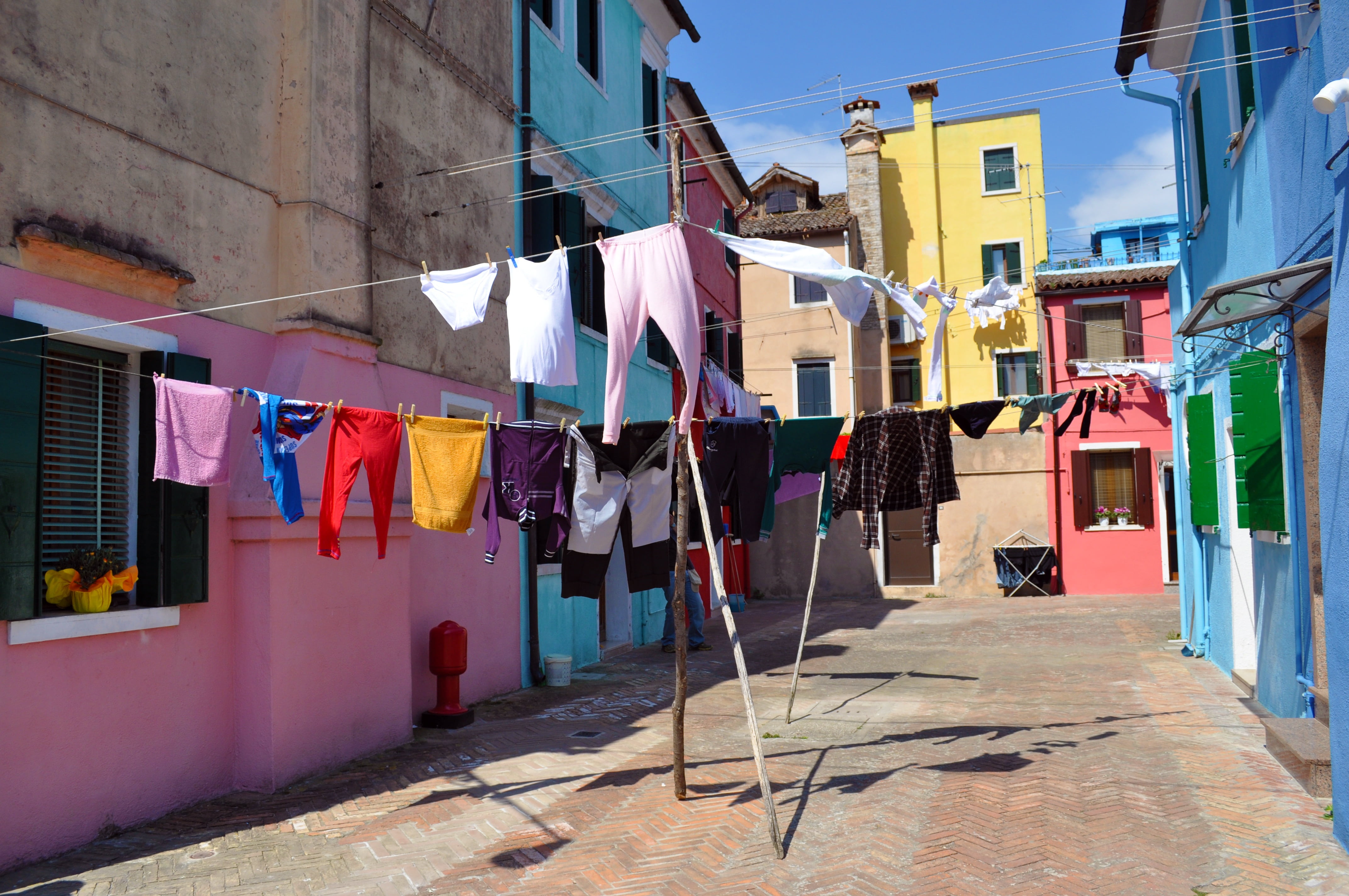 building, textile, architecture, drying, wind, holiday, building exterior, burano, outdoors, summer, sea, multi colored, 4K, colors, clothing, hanging, HD Wallpaper