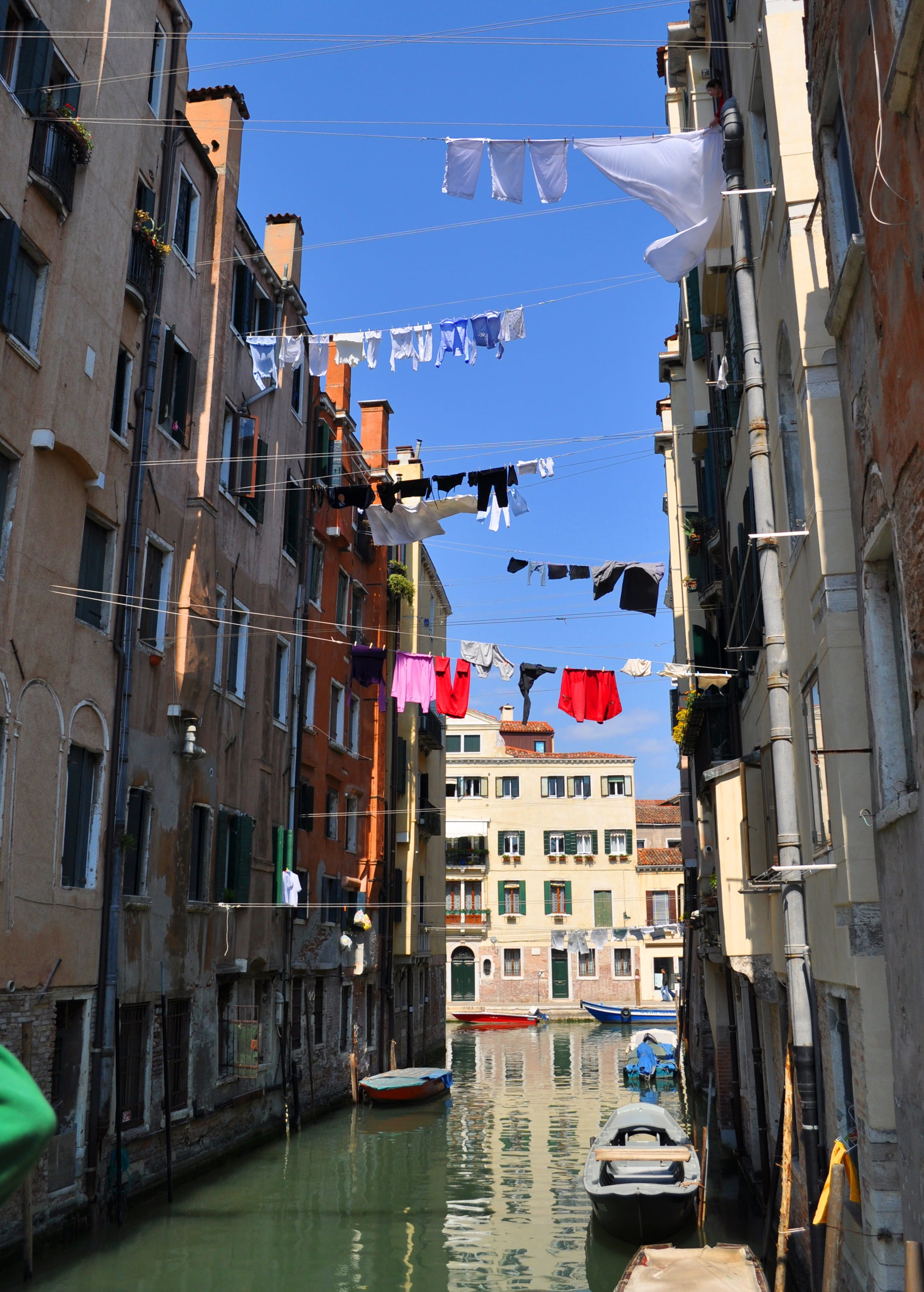 built structure, colorful, residential district, architecture, urban Scene, building exterior, canal, hanging, moored, color, no people, cloths, italy, Phone HD Wallpaper