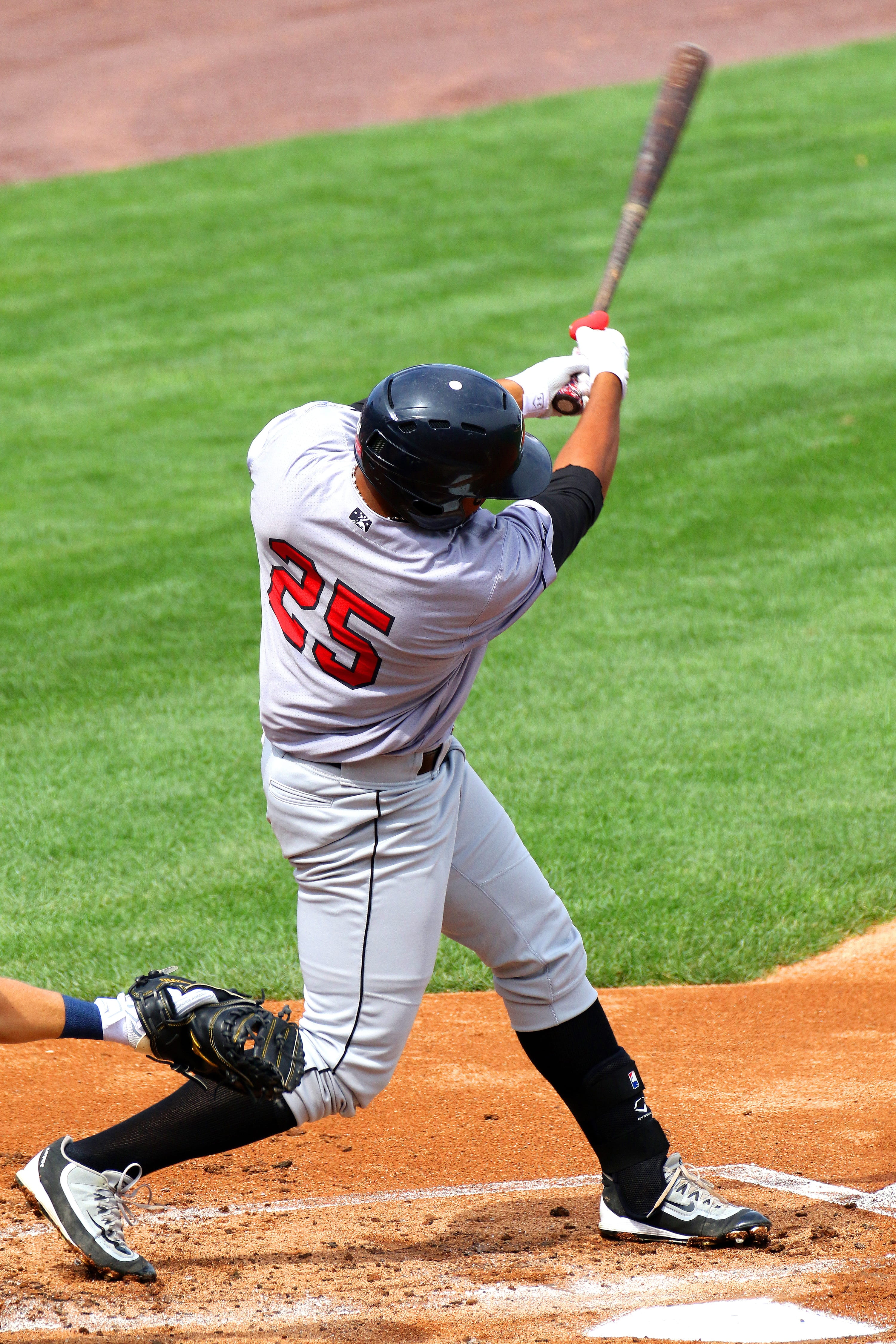 american, equipment, action, hitting, strike, headwear, baseball, motion, helmet, outdoors, batting, day, 4K, baseball player, pennsylvania, swing, Bat, Phone HD Wallpaper