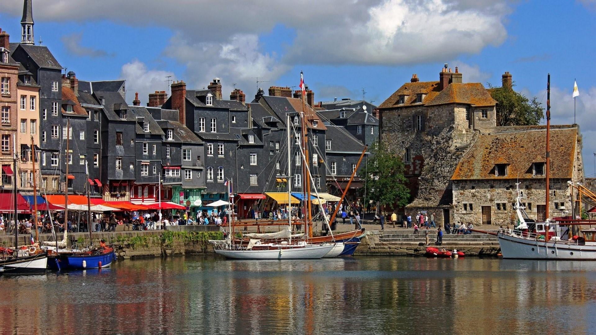 travel destinations, normandy, water, europe, incidental people, house, canal, built structure, cloud - sky, boat, residential district, honfleur, nautical vessel, HD Wallpaper