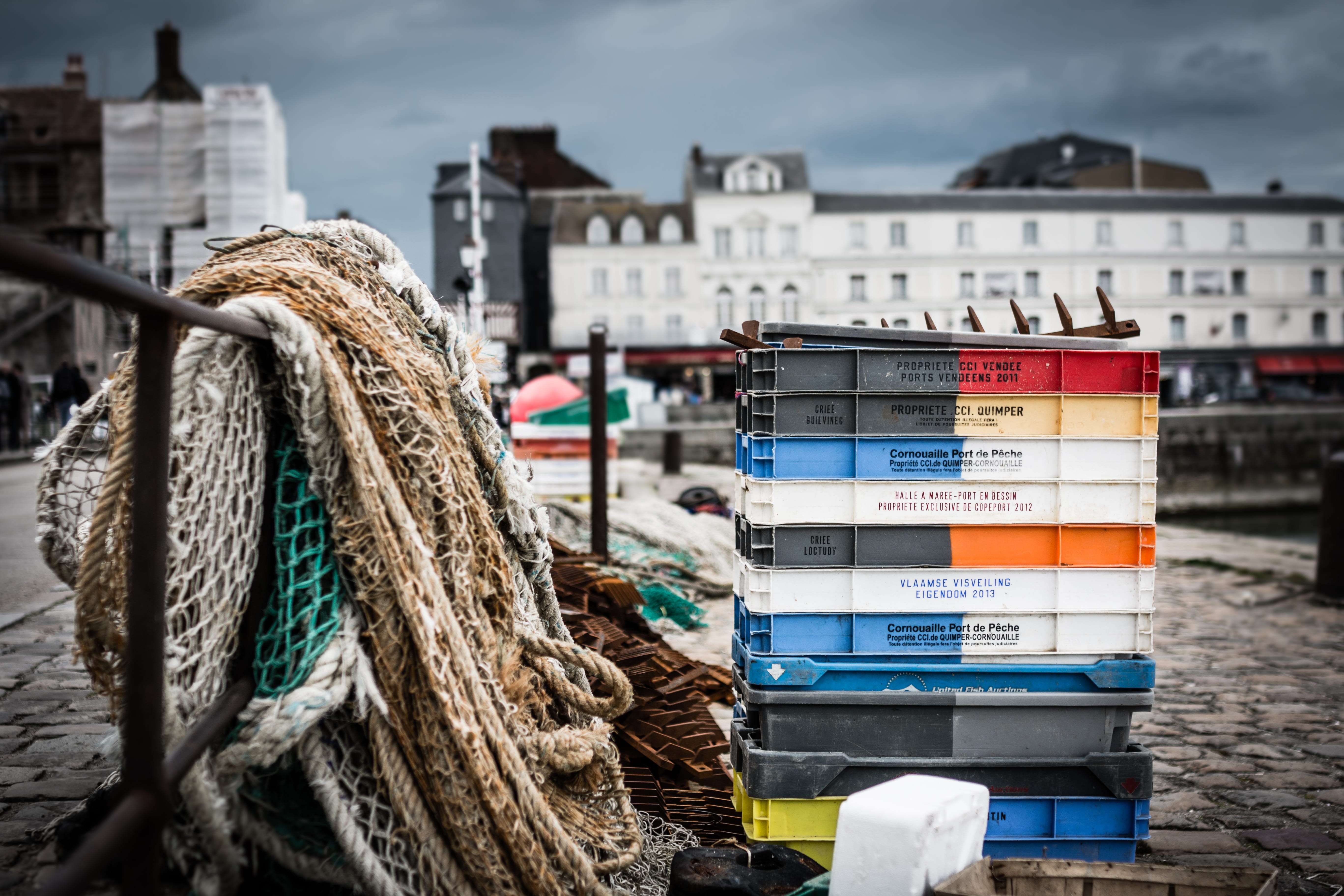 fish, selective, architecture, day, travel, nautical vessel, near, brown, scene, scenics, building exterior, outdoors, text, stack, black, harbour, fishing industry, HD Wallpaper