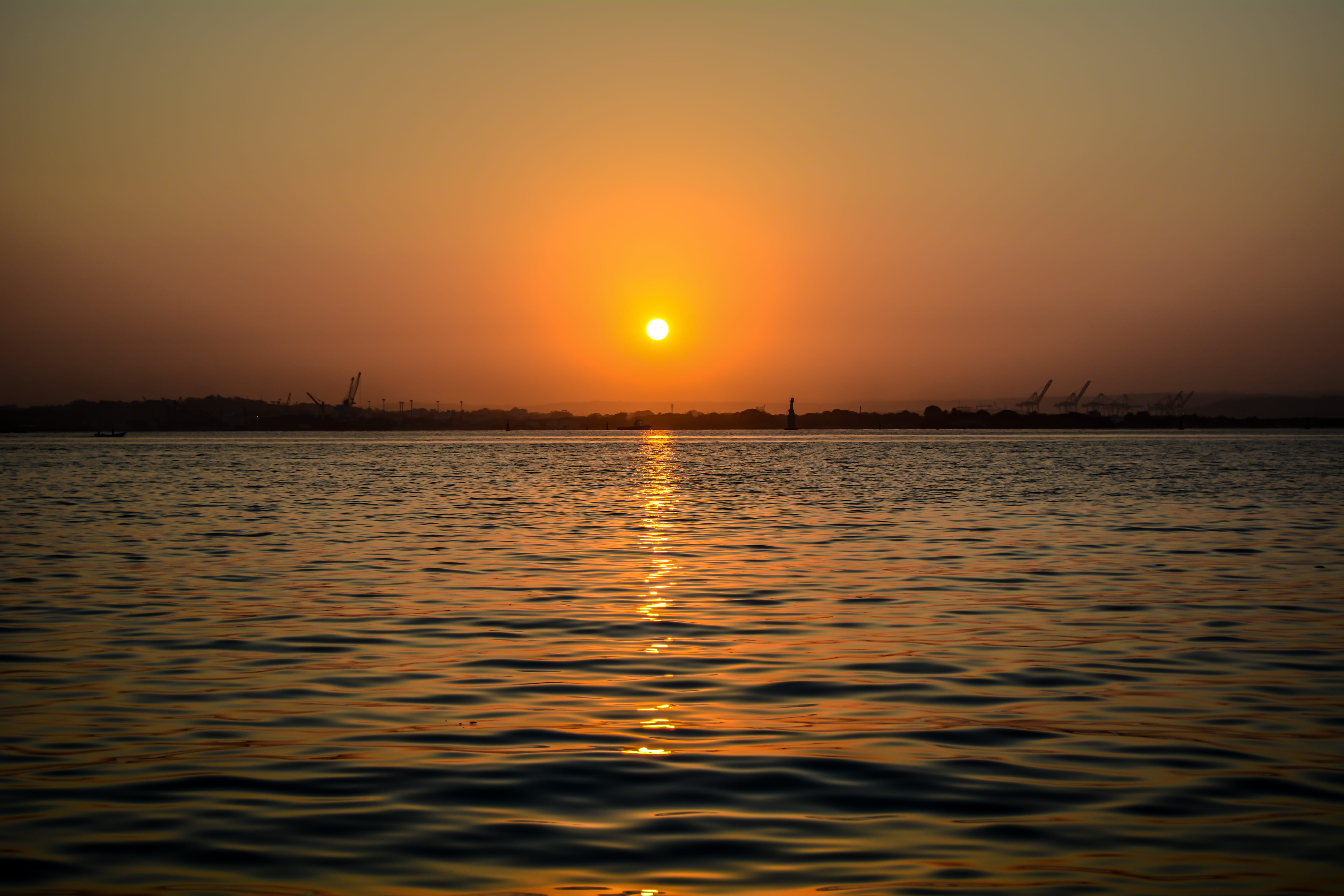 silhouette, mar, tranquility, sunlight, nature, rippled, sunset, outdoors, sea, orange color, water, non-urban scene, 5K, sun, cartagena, sol, reflection, HD Wallpaper