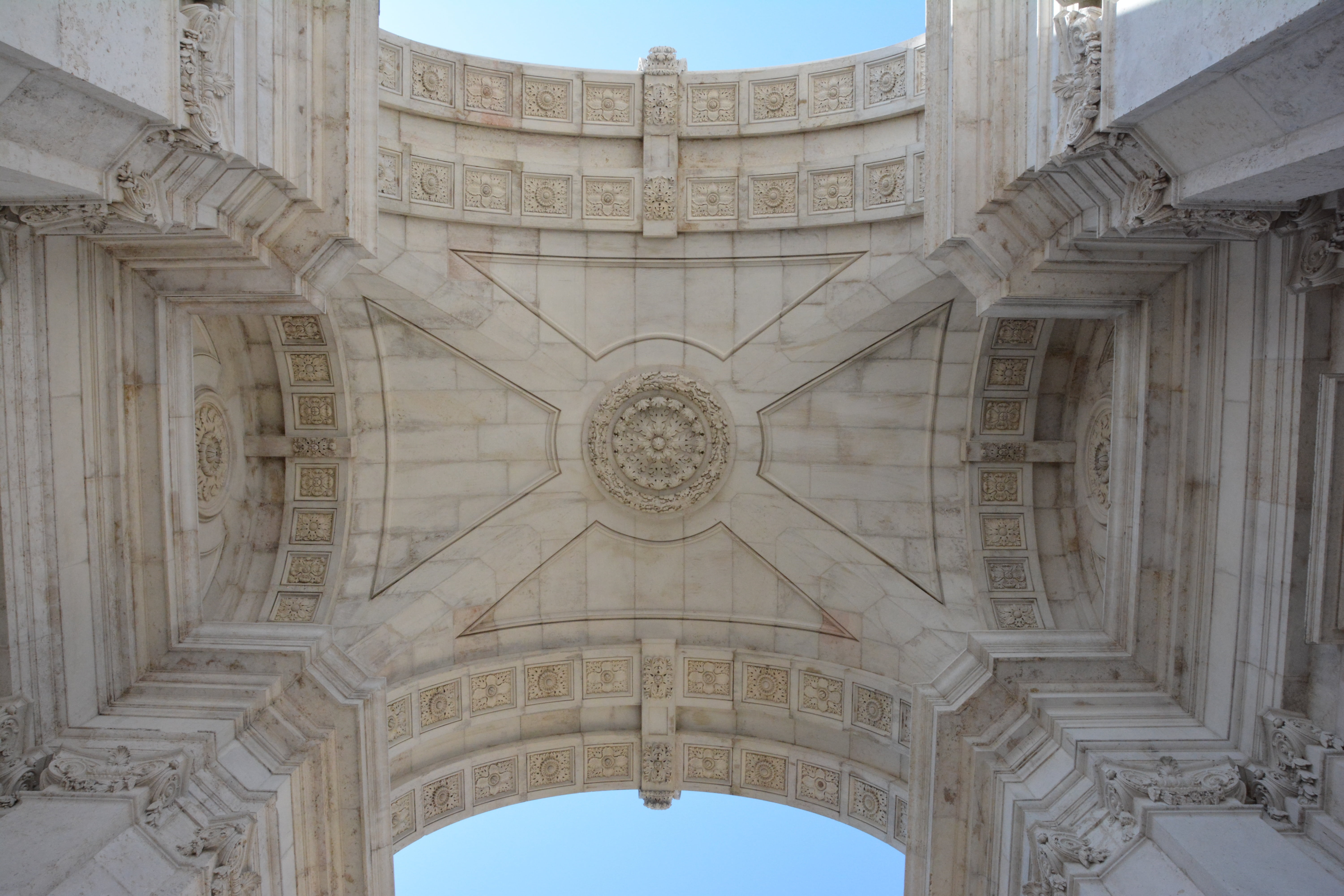 lisboa, architecture, europe, portugal, built structure, architectural column, directly below, 5K, ornate, day, travel destinations, design, triumphal arch, HD Wallpaper