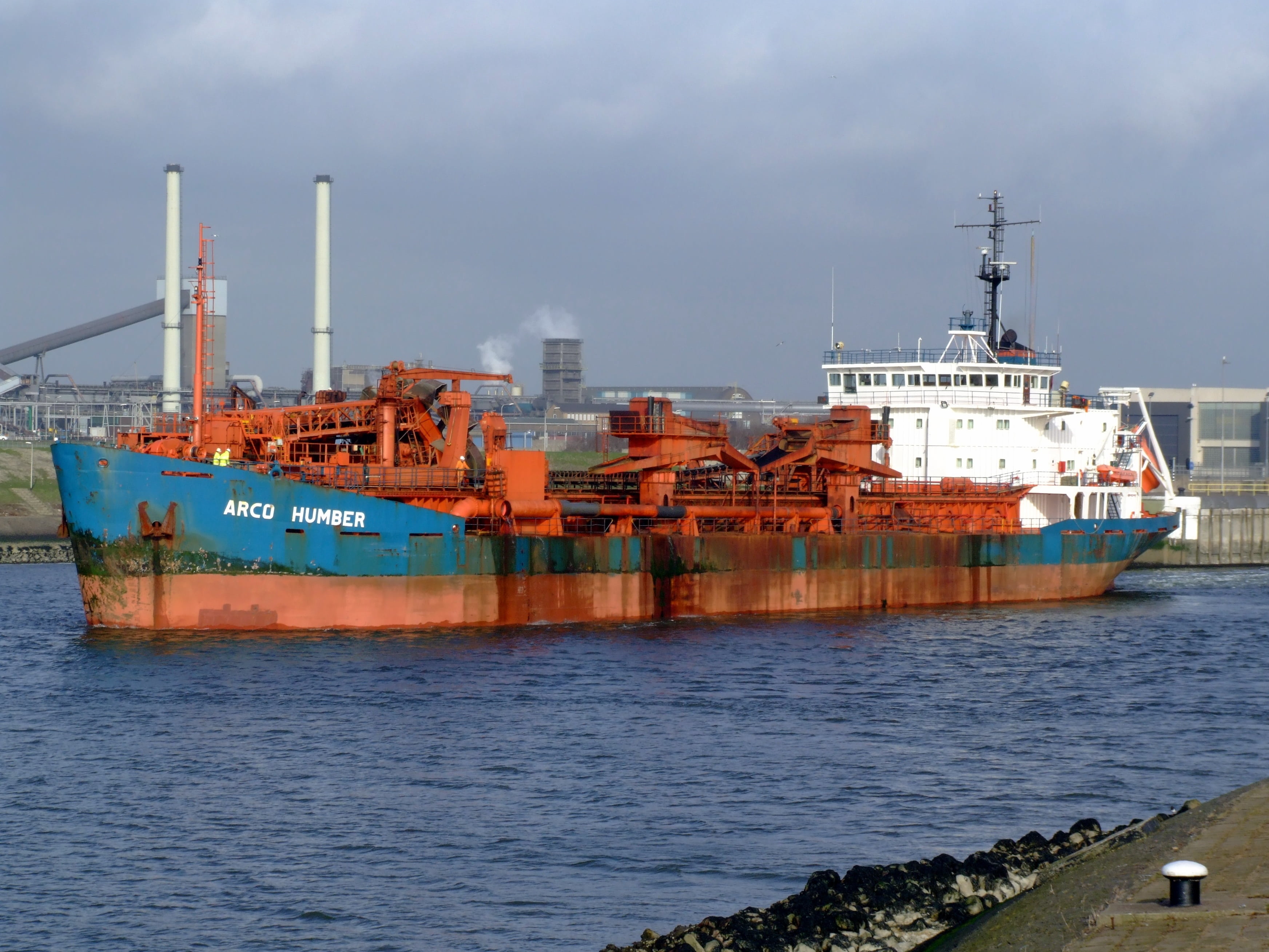 suction dregder, freight transportation, waterfront, mode of transportation, technology, outdoors, water, pier, marine, port, logistics, industry, sea, HD Wallpaper