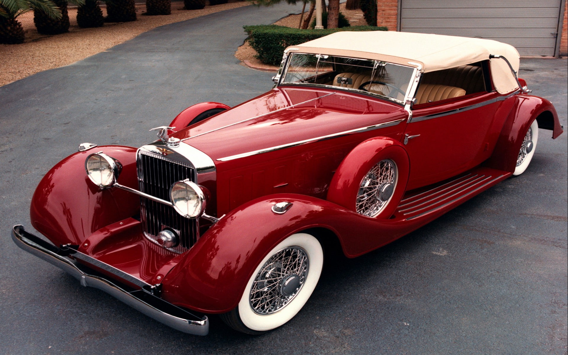 garage, mode of transportation, convertible, architecture, vintage car, vintage, street, headlight, luxury, car, stationary, transportation, motor vehicle, HD Wallpaper