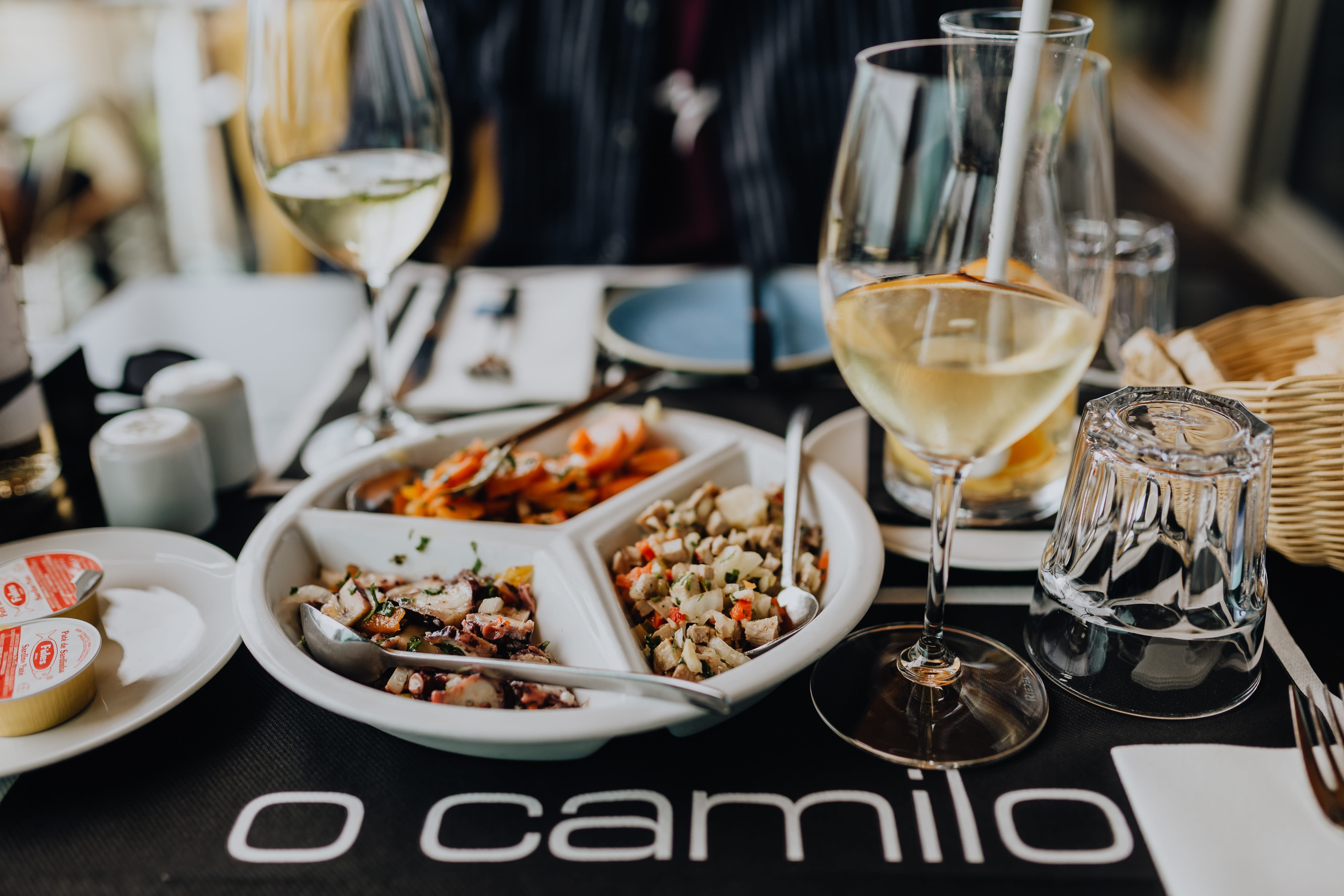 algarve, food, 5K, meal, lunch, crockery, o, O Camilo, business, table, camilo, seafood, various, close-up, freshness, eating, Praia do Camilo, indoors, HD Wallpaper