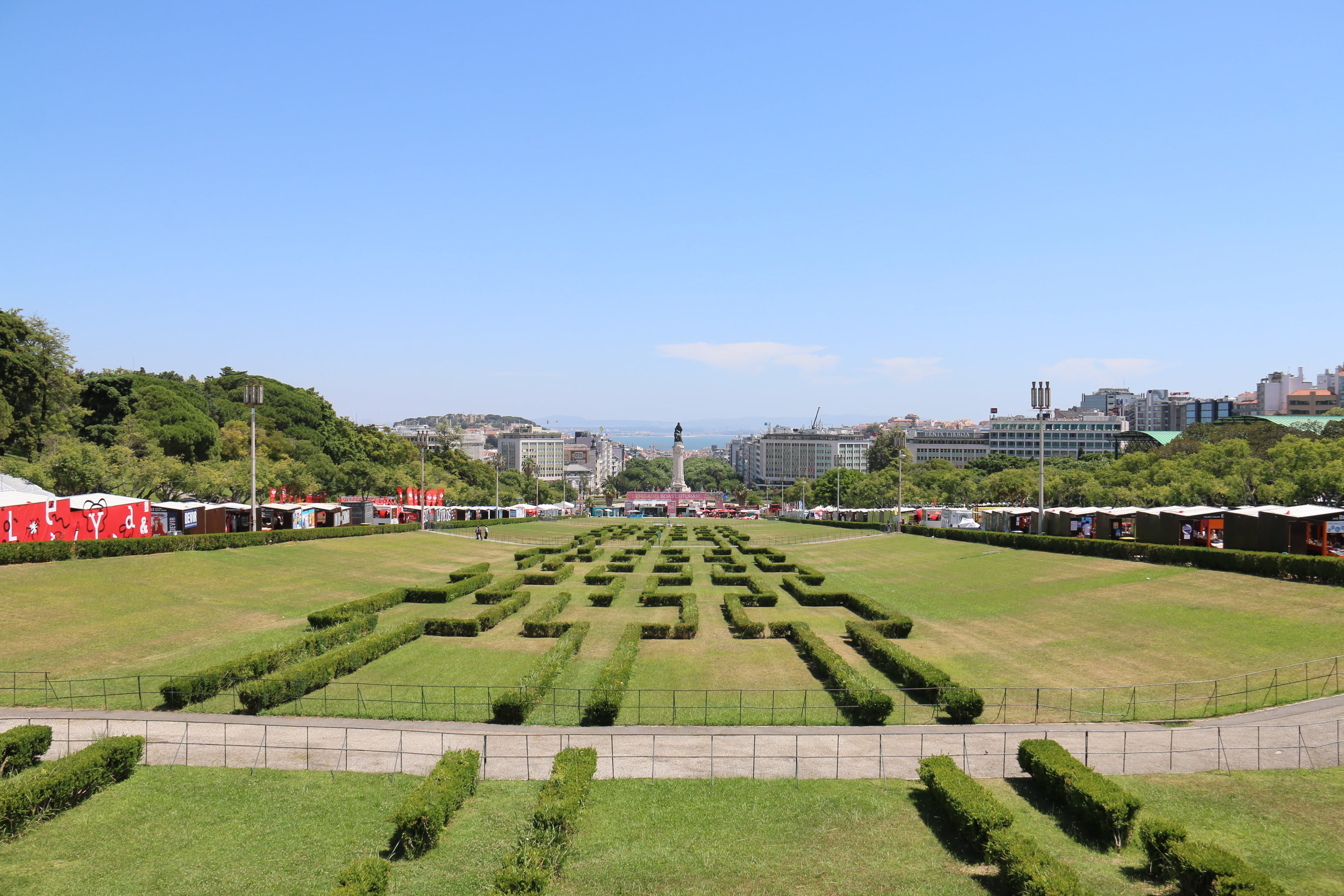 green color, nature, travel destinations, clear sky, day, lisbon, low, grass, no people, park, building, built structure, portugal, green, castle, sky, HD Wallpaper