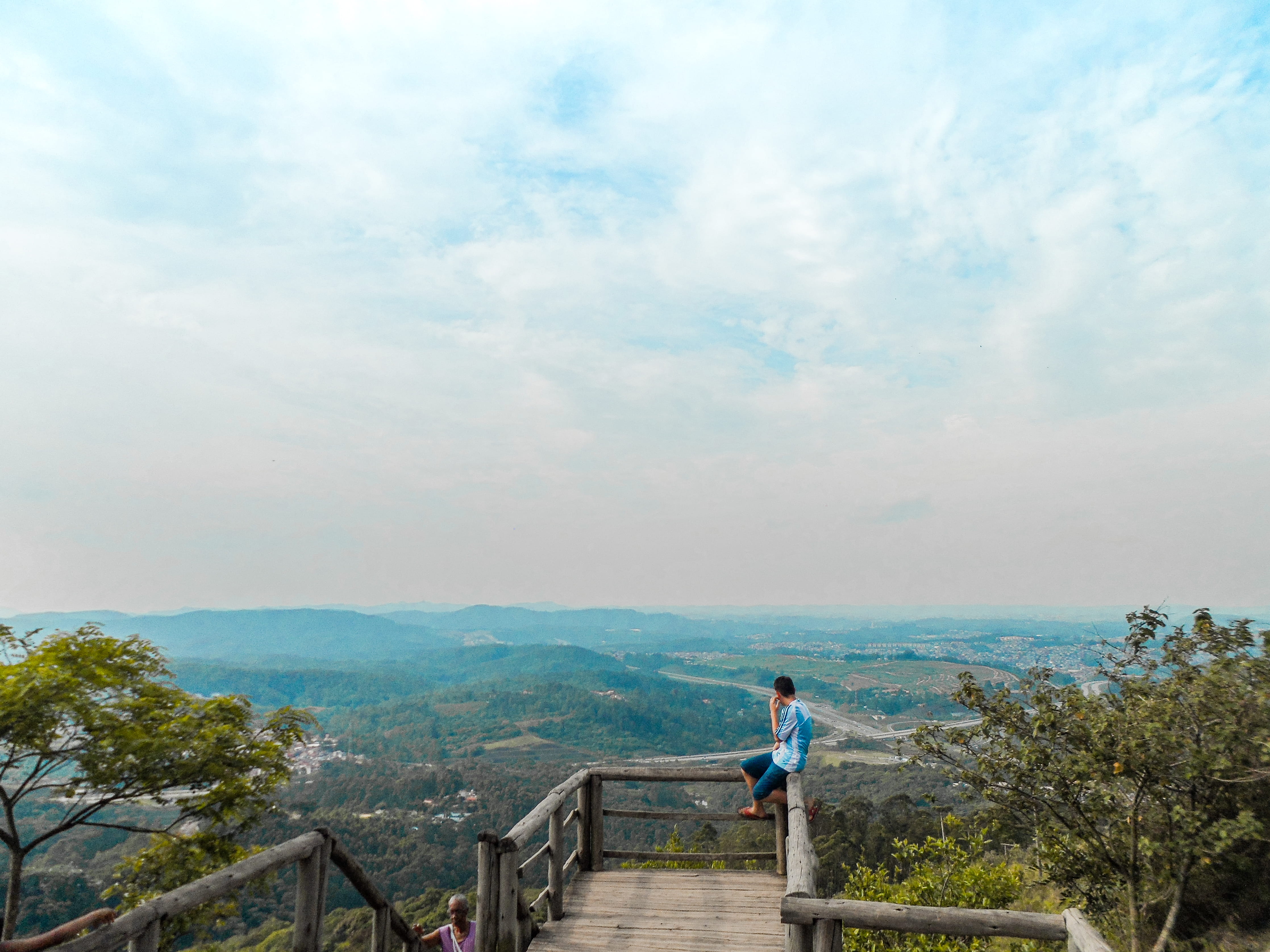 lifestyles, non-urban scene, cloud - sky, one person, 4K, tranquility, real people, architecture, plant, outdoors, jaragua, railing, viewpoint, looking at view, HD Wallpaper