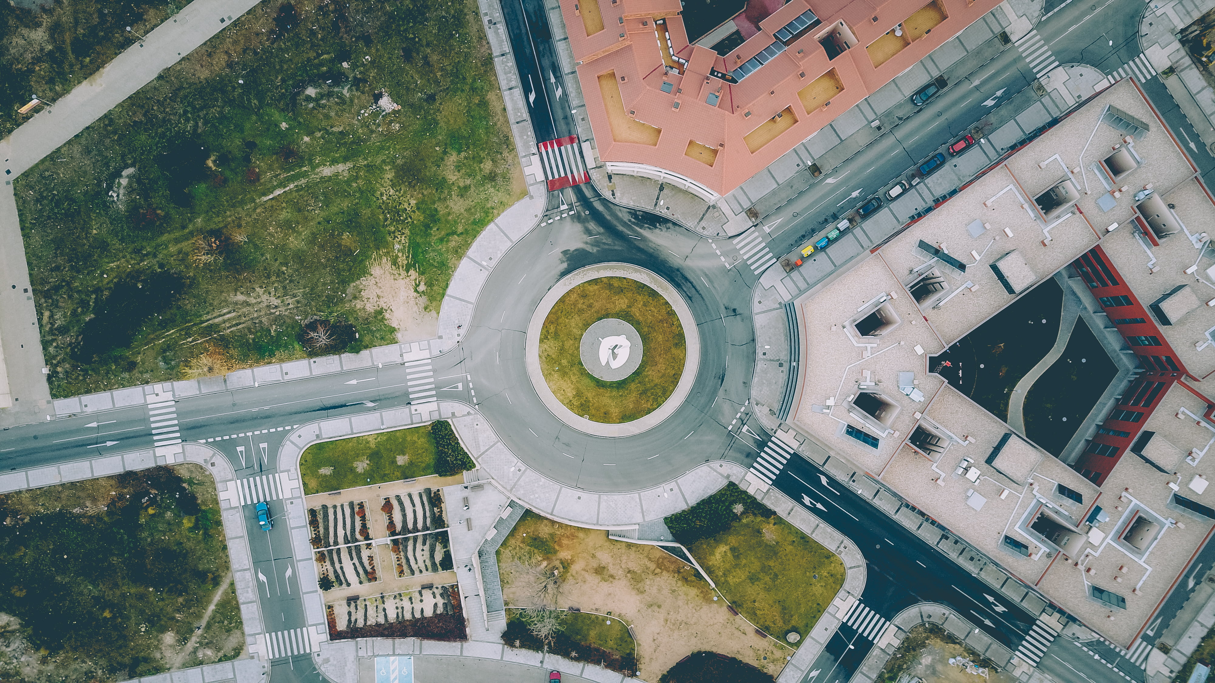 top, grass, car, landscape, built structure, vehicle, travel destinations, building exterior, green, view, tree, building, day, tourism, aerial, buildings, HD Wallpaper