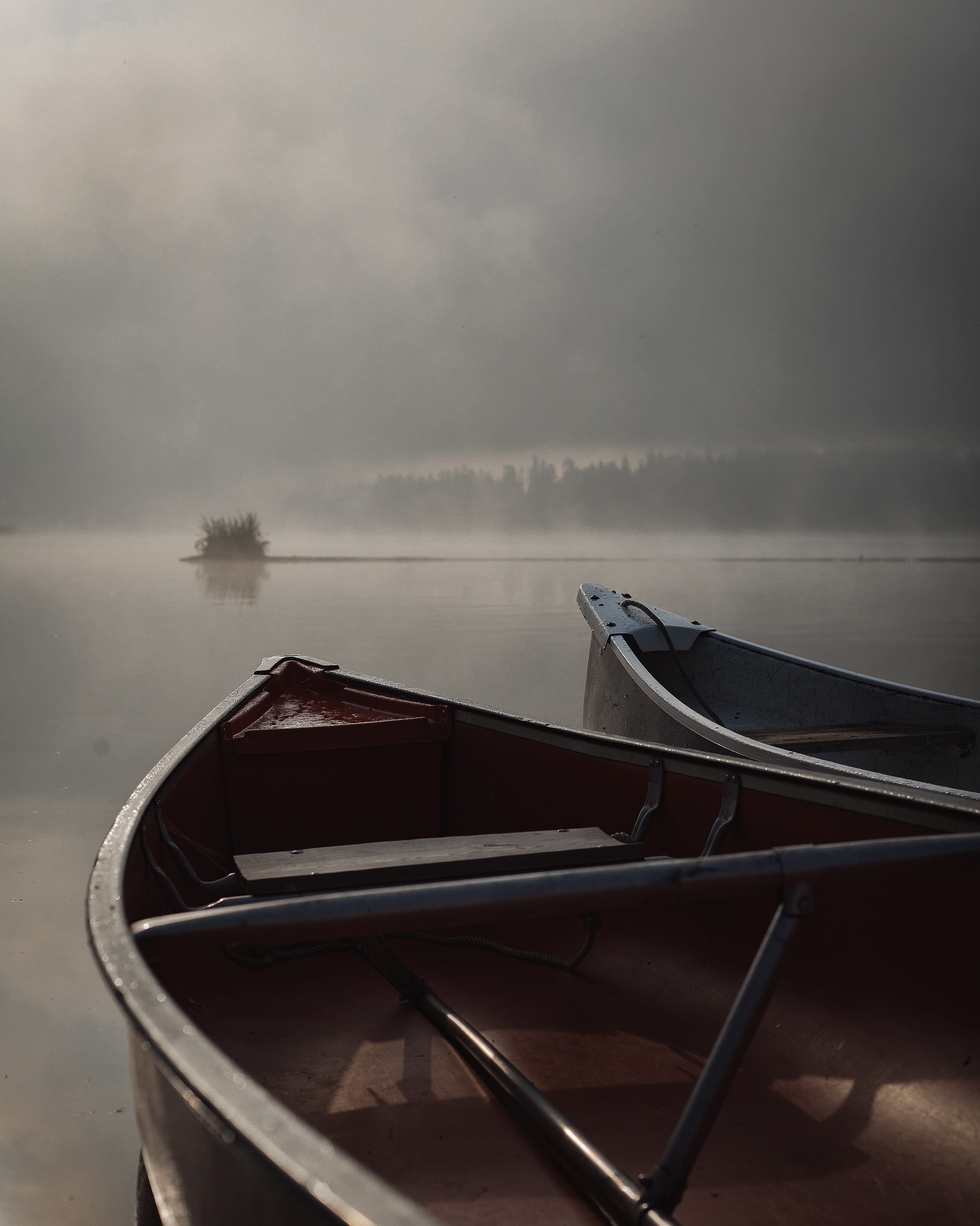 nature, weather, forest, foggy, 4K, vehicle, kayak, wood, sky, pier, dock, absence, vessel, rowboat, no people, mode of transportation, reflection, boats, Phone HD Wallpaper