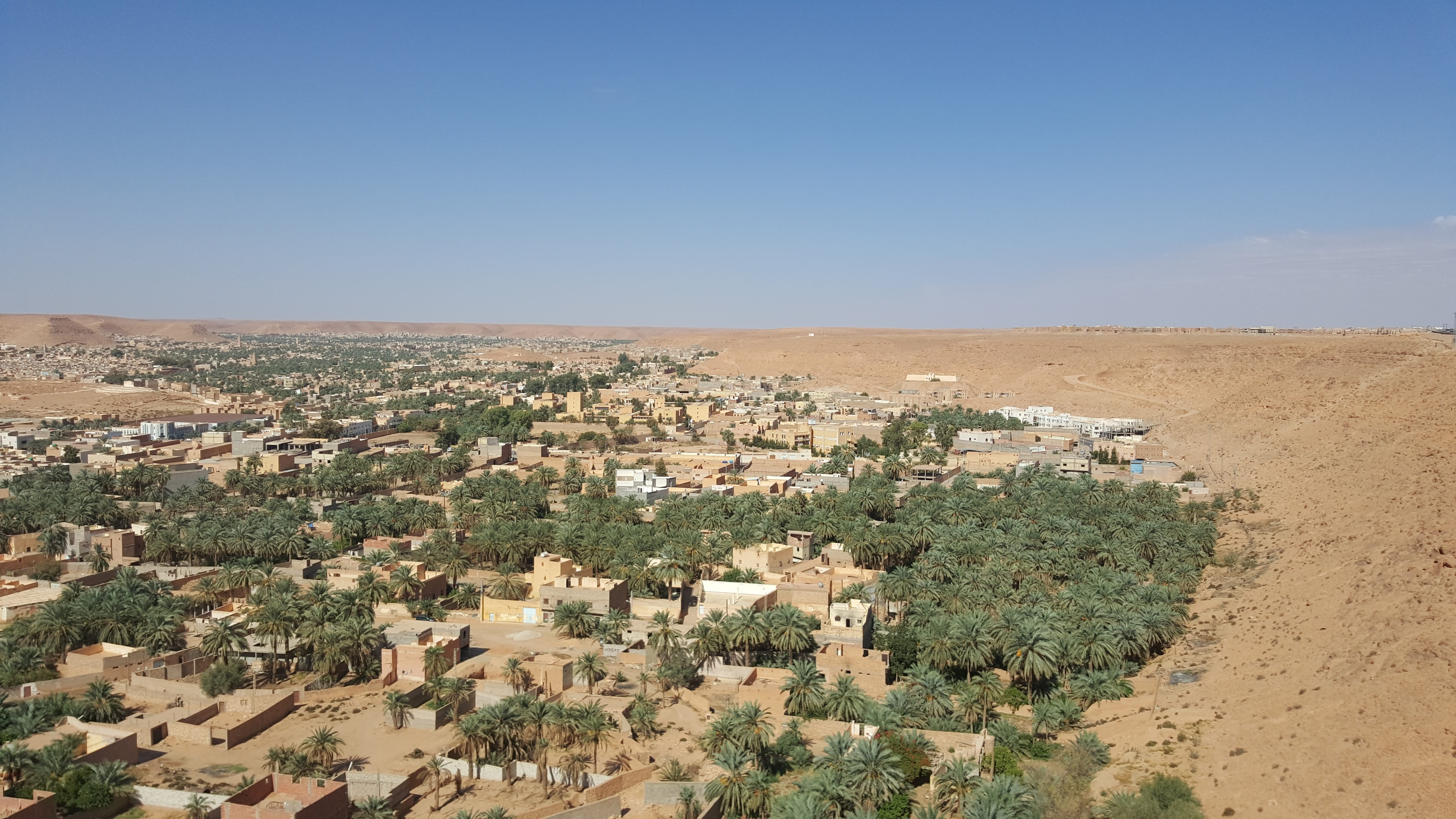 climate, scenics - nature, Nature, 5K, solitude, history, tree, building exterior, cityscape, environment, Duna, arid climate, outdoors, blue, sand, architecture, HD Wallpaper
