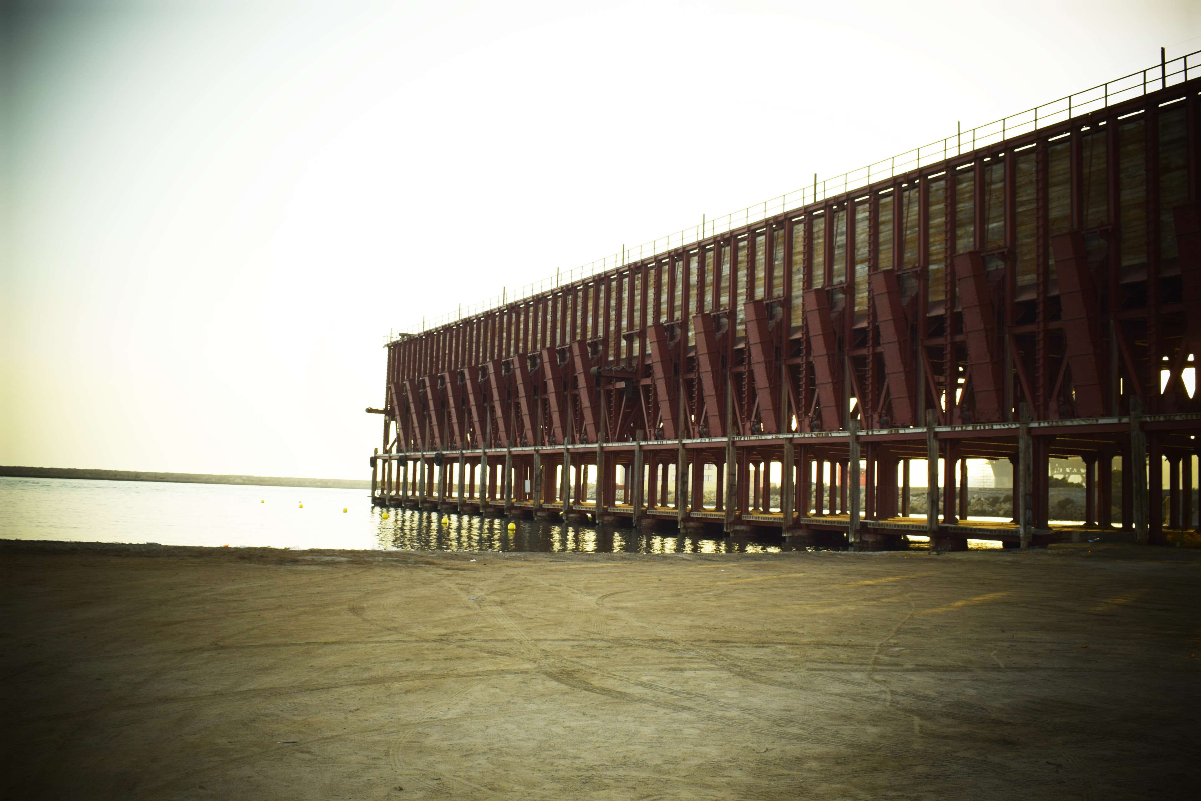 sea, 4K, pier, low angle view, sky, nature, cable, water, wood - material, mar, building exterior, copy space, clear sky, eifel, sol, no people, architecture, HD Wallpaper