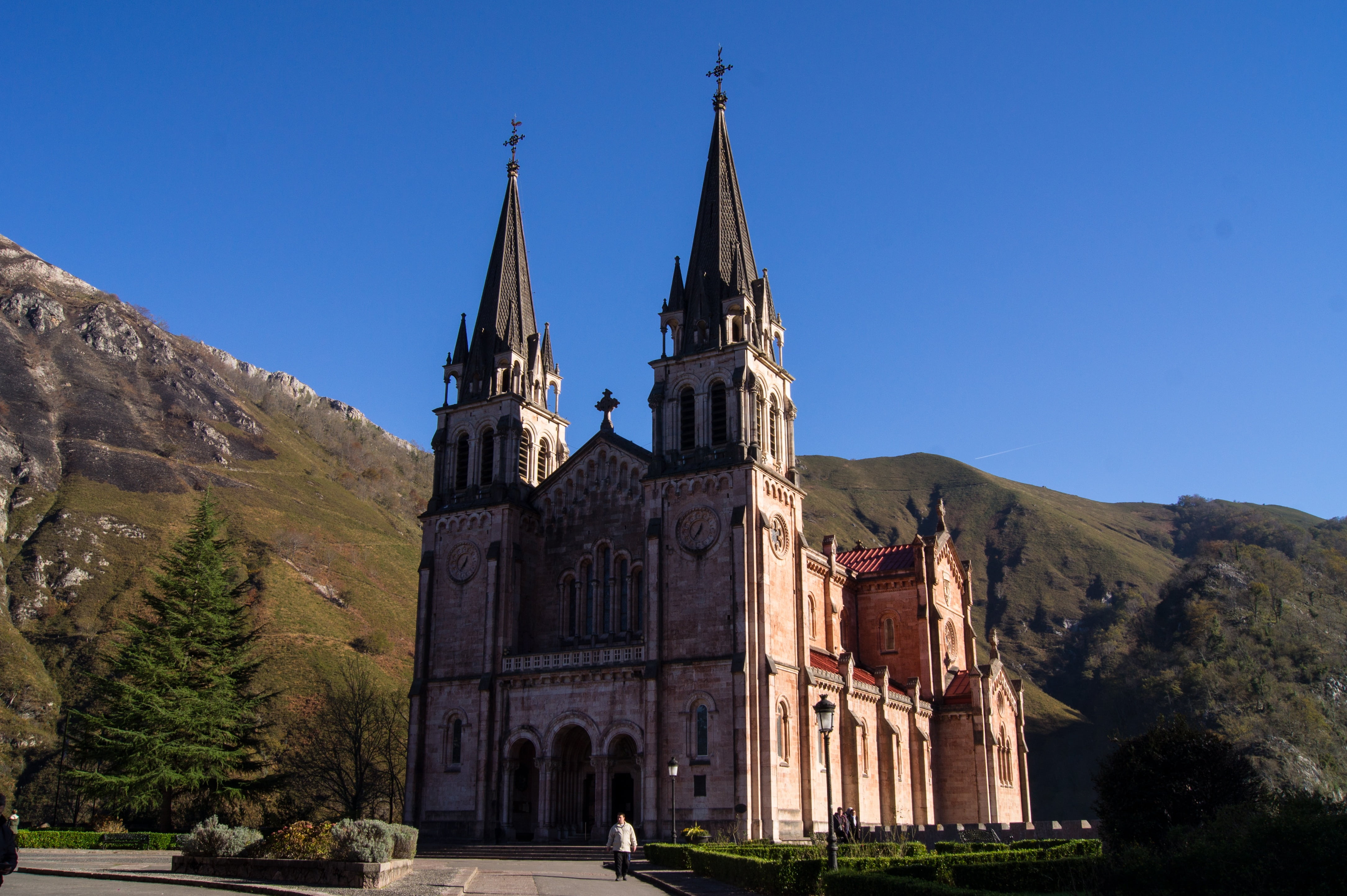 spire, church, tree, no people, history, architecture, the past, clear sky, blue, covadonga, building, place of worship, tower, mountain, sanctuary, old, HD Wallpaper