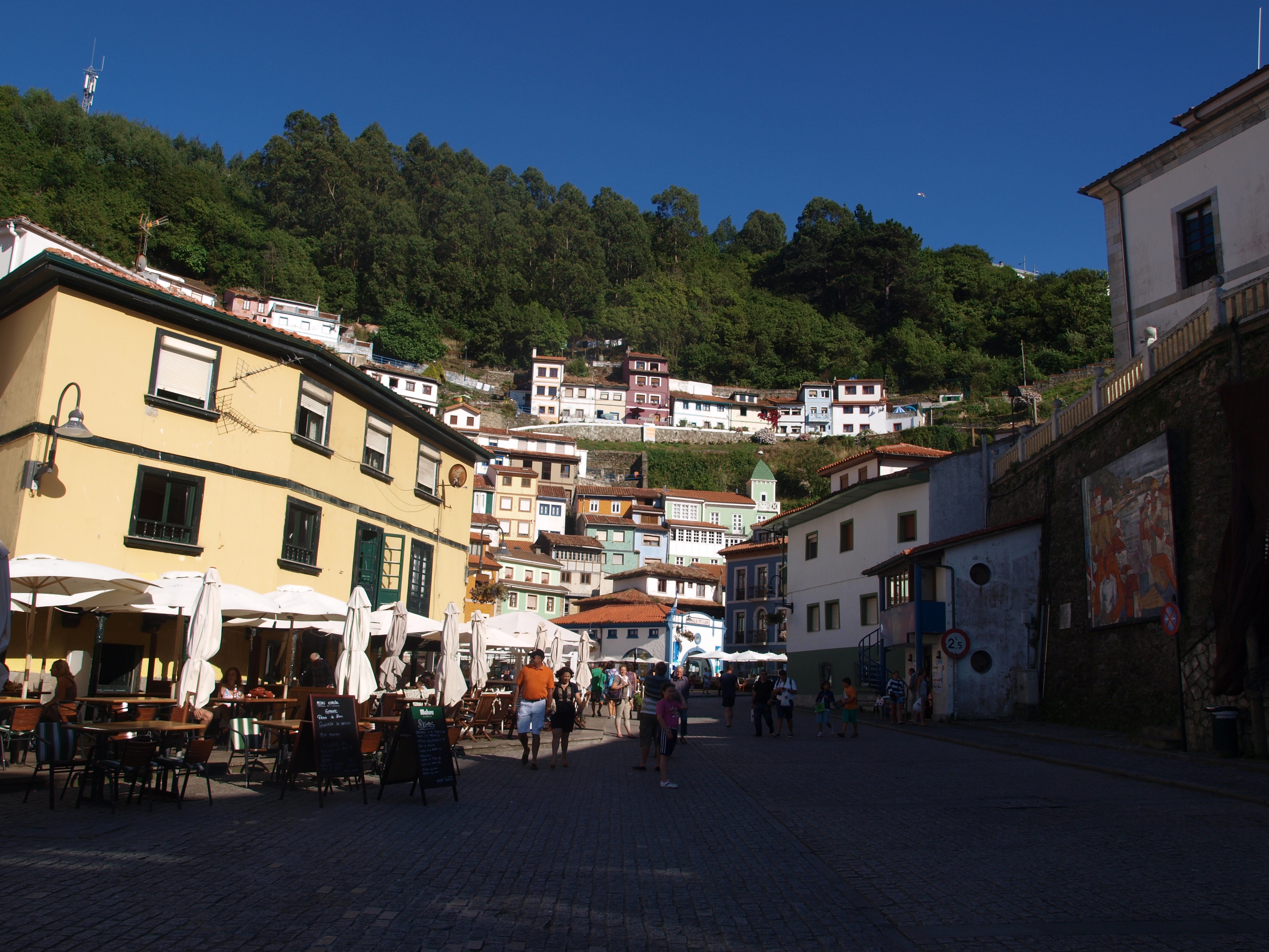 outdoors, crowd, city, building exterior, transportation, plant, incidental people, 2K, building, house, sky, residential district, people, asturias, cudillero, HD Wallpaper