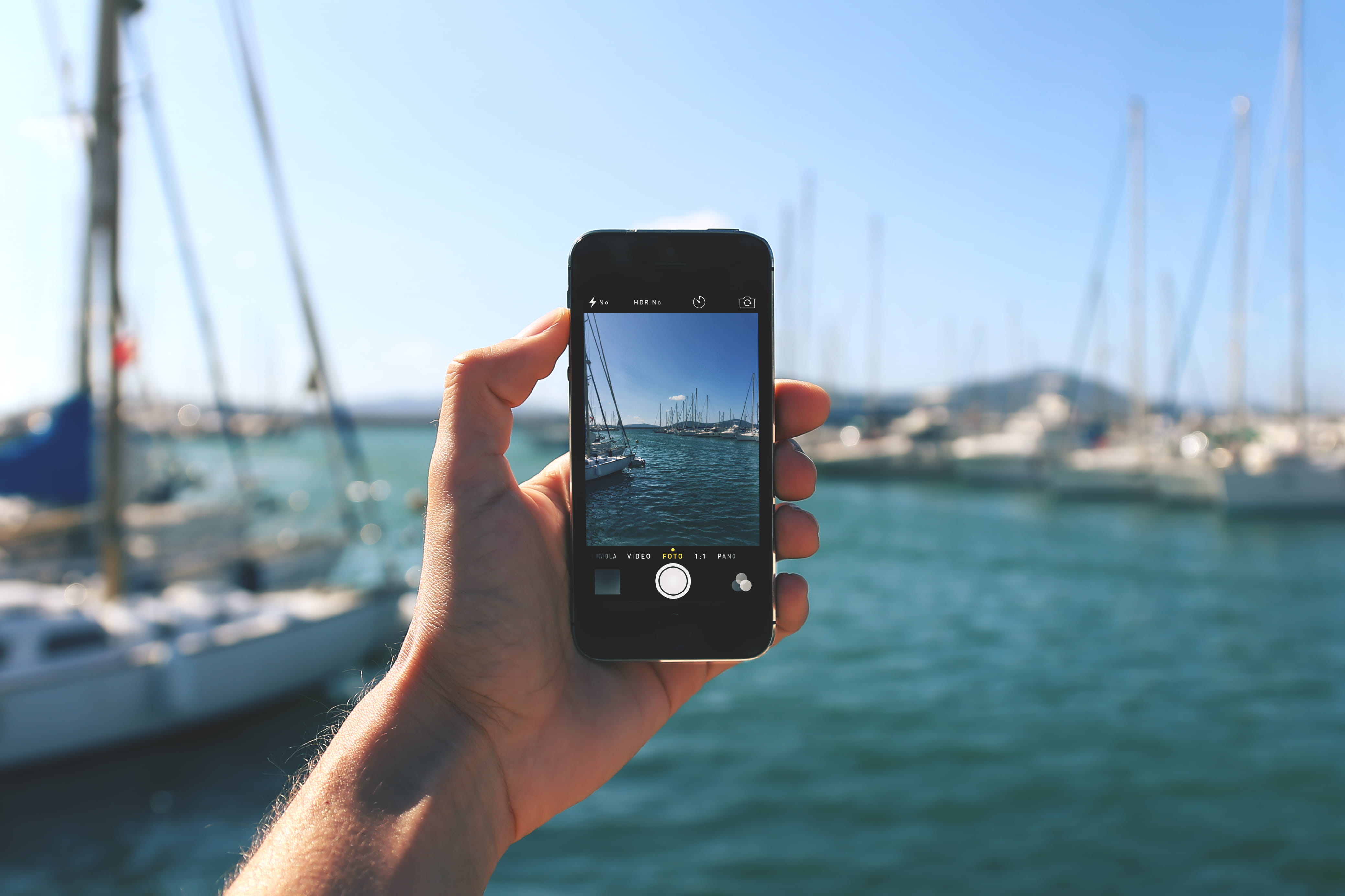hand, telephone, s, mobile phone, body part, men, lifestyles, real people, 4K, one person, technology, watercraft, people, cellphone, wireless, person, HD Wallpaper