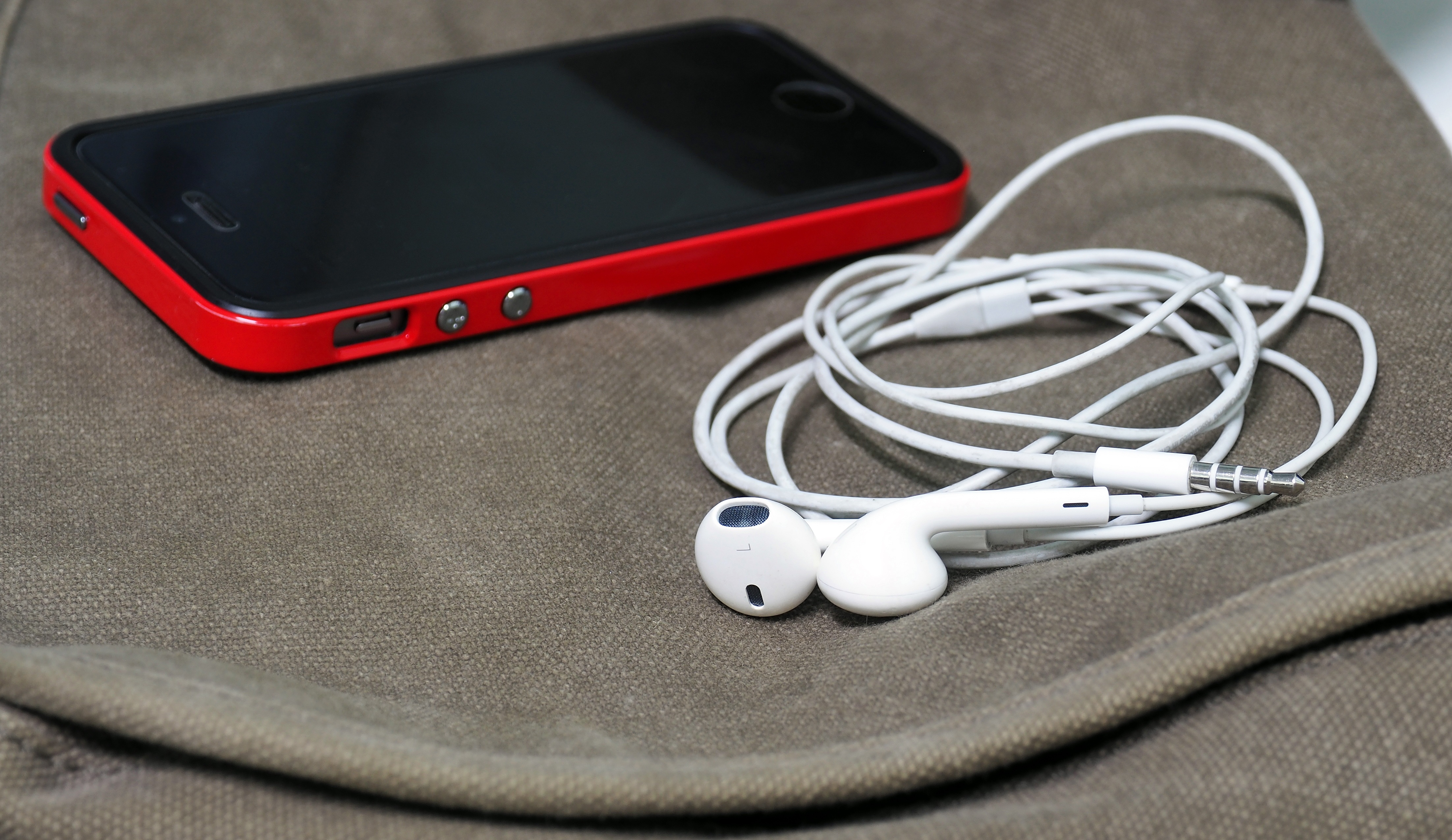 iphone, relax, portability, connection, travel, music, s, earpods, space, technology, mobile phone, portable information device, indoors, tourism, electrical equipment, HD Wallpaper