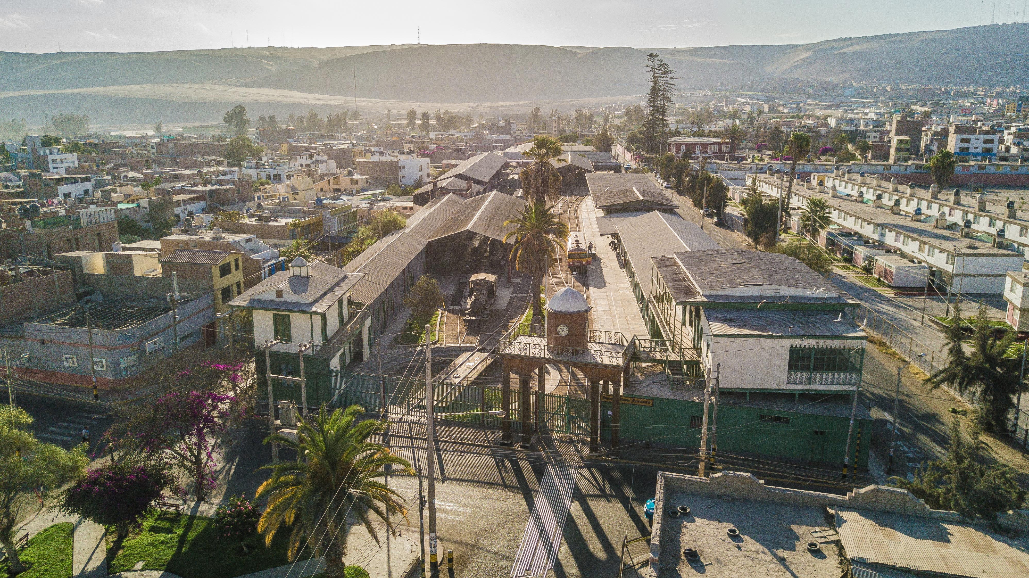 trains, 4K, high angle view, real people, tree, tacna, mavic pro, building, sand, train, transportation, incidental people, house, people, train station, HD Wallpaper