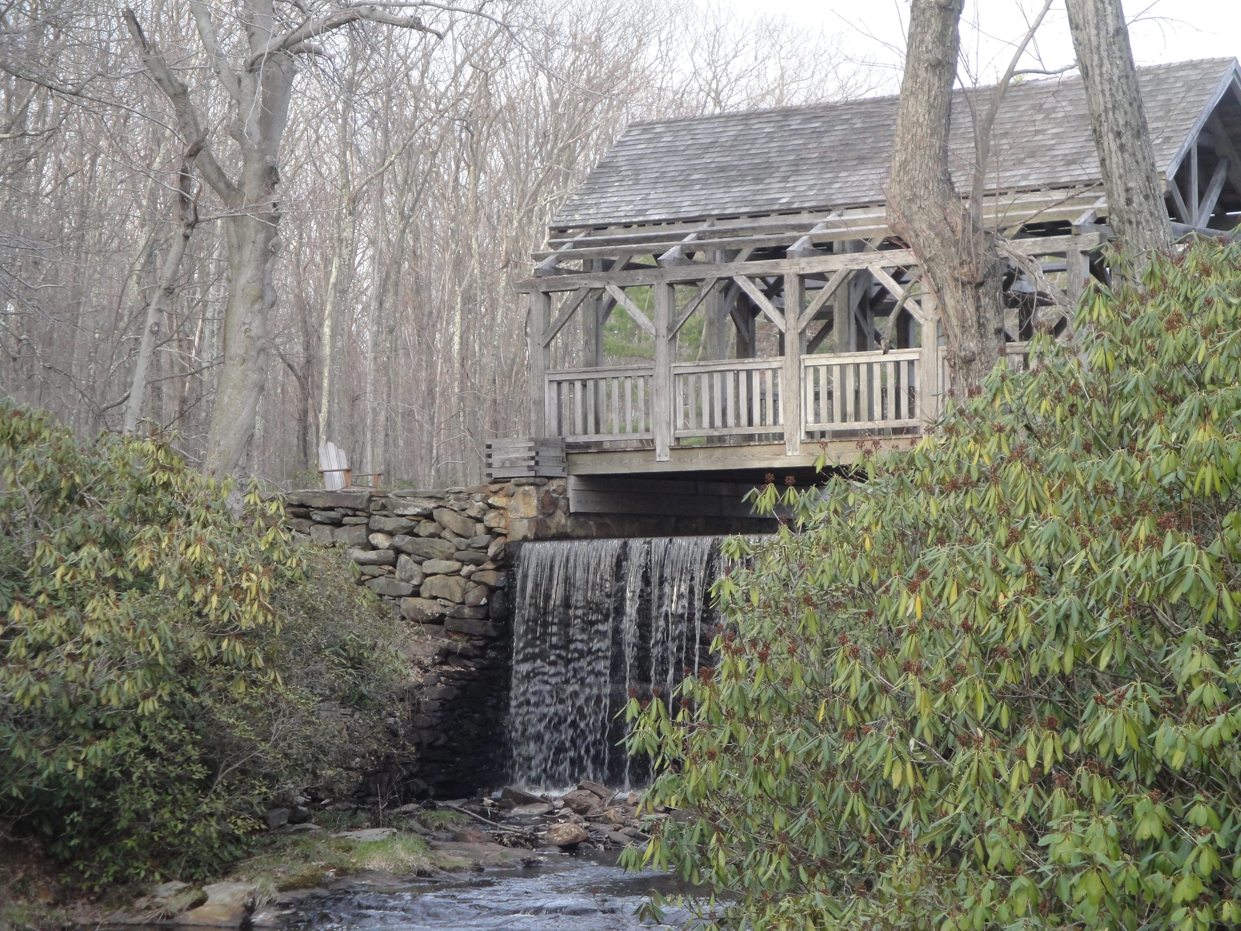 outdoors, connection, agua, built structure, green color, stone wall, wood - material, land, bridge, trees, bridge waterfall, árboles, plant, tree, tree trunk, HD Wallpaper