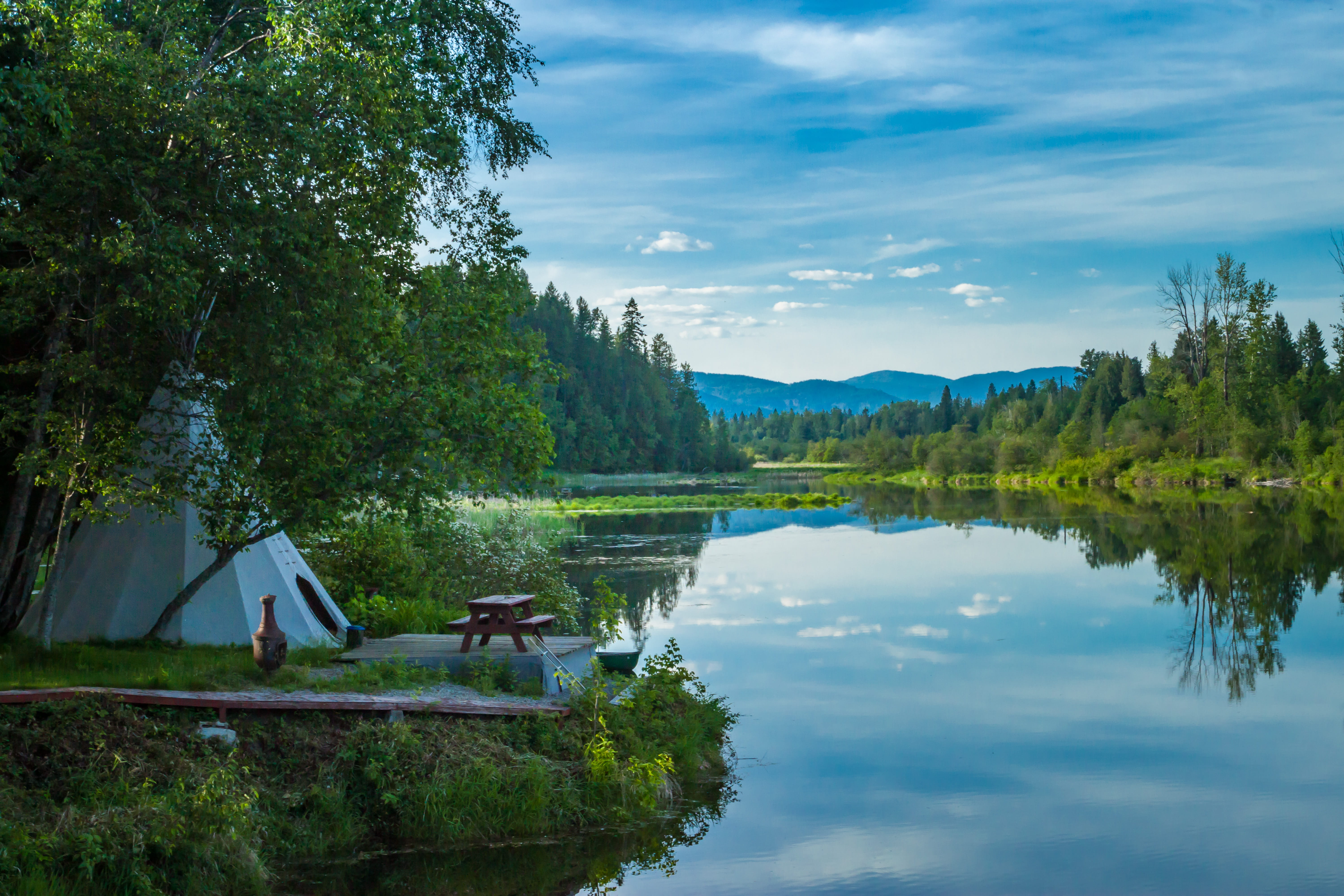 5K, no people, beauty in nature, tranquility, tree, growth, surrounded, tent, bench, non-urban scene, creek, picnic table, plant, teepee, green, mountain, HD Wallpaper