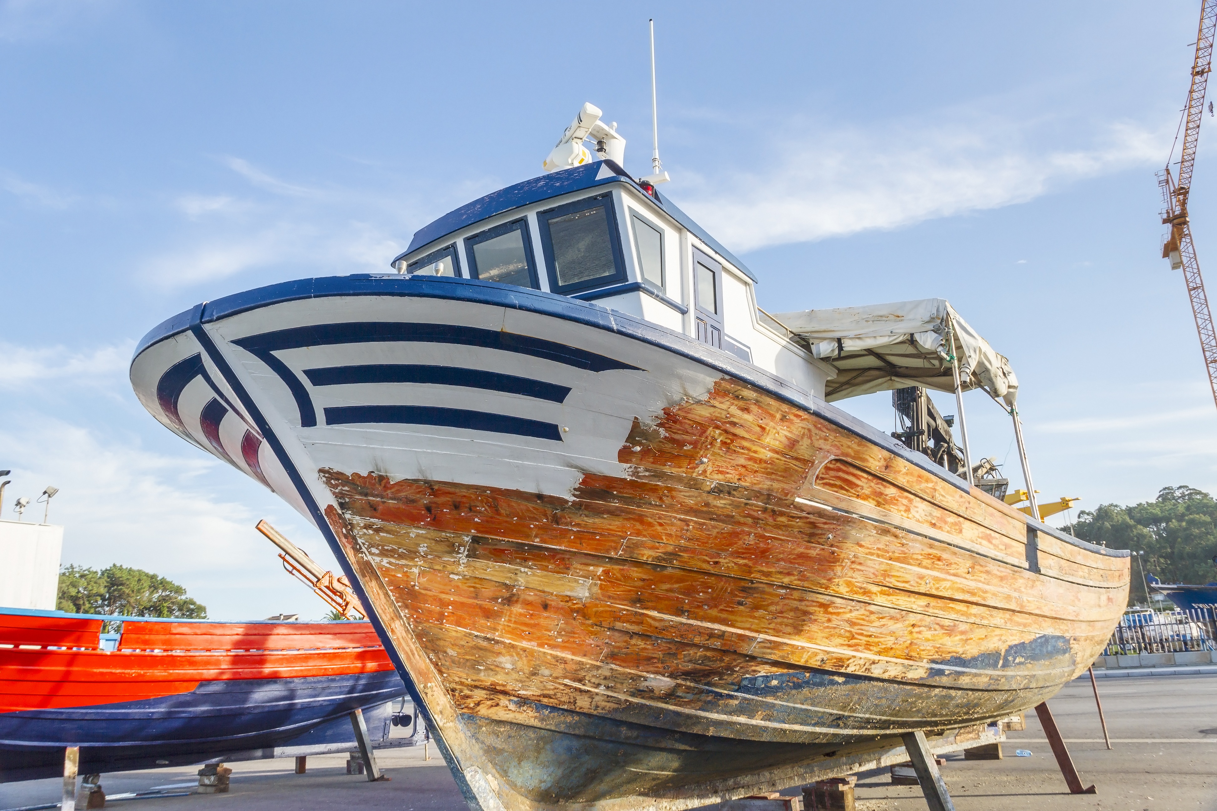 galicia, no people, luxury, industry, water, pontevedra, repair, yacht, passenger craft, architecture, boat, moored, aquaculture, sky, white, day, nautical vessel, HD Wallpaper