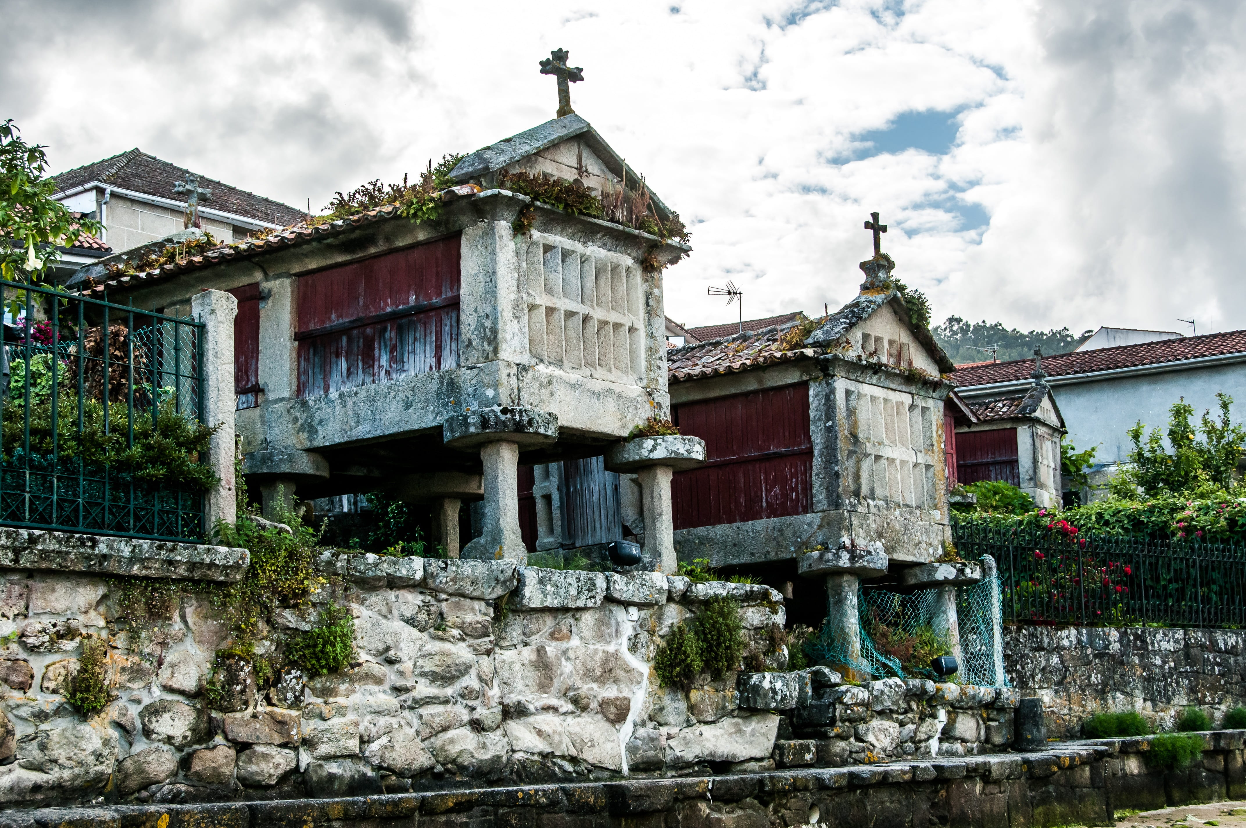 day, plant, old, residential district, roof, cultures, Pontevedra, combarro, tree, built structure, no people, building exterior, sky, house, nature, 4K, HD Wallpaper