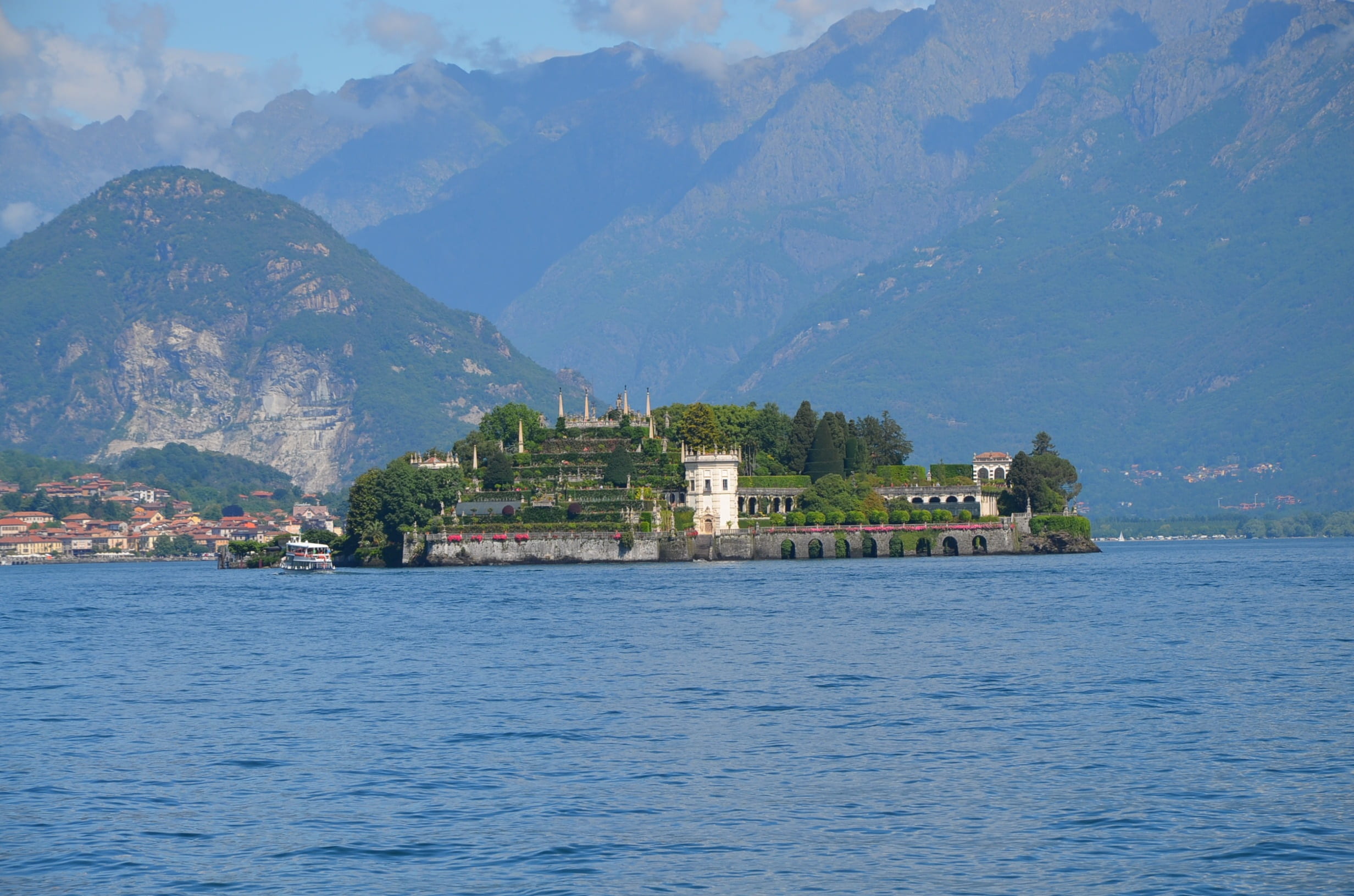 nature, residential district, italy, isolabella, beauty in nature, scenics - nature, travel destinations, city, panorama, 1080P, mountain, waters, beach, HD Wallpaper