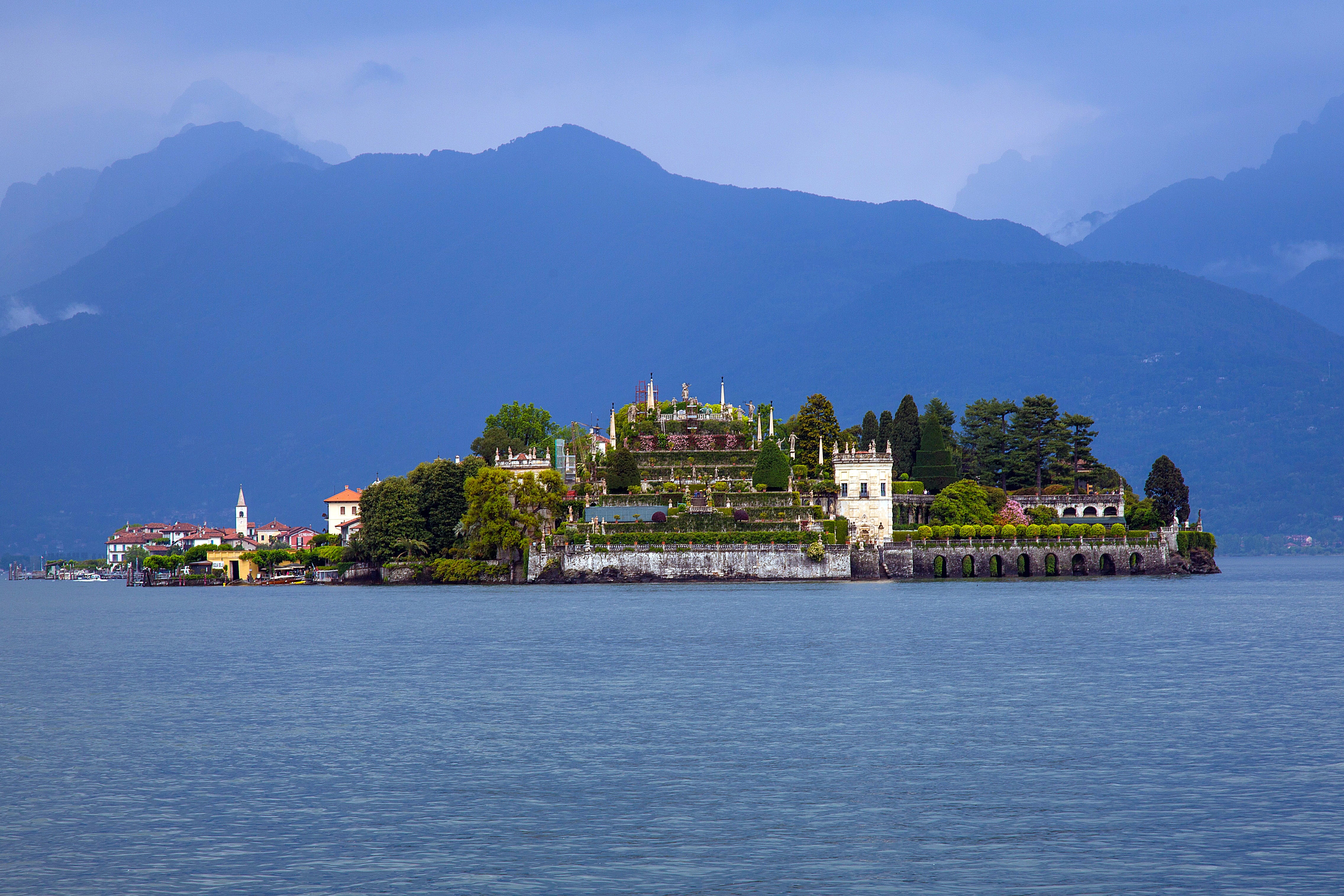 isolabella, rise, landscape, city, blue hour, the past, island, travel, outdoors, 4K, religion, building, architecture, land, lake, high, built structure, HD Wallpaper
