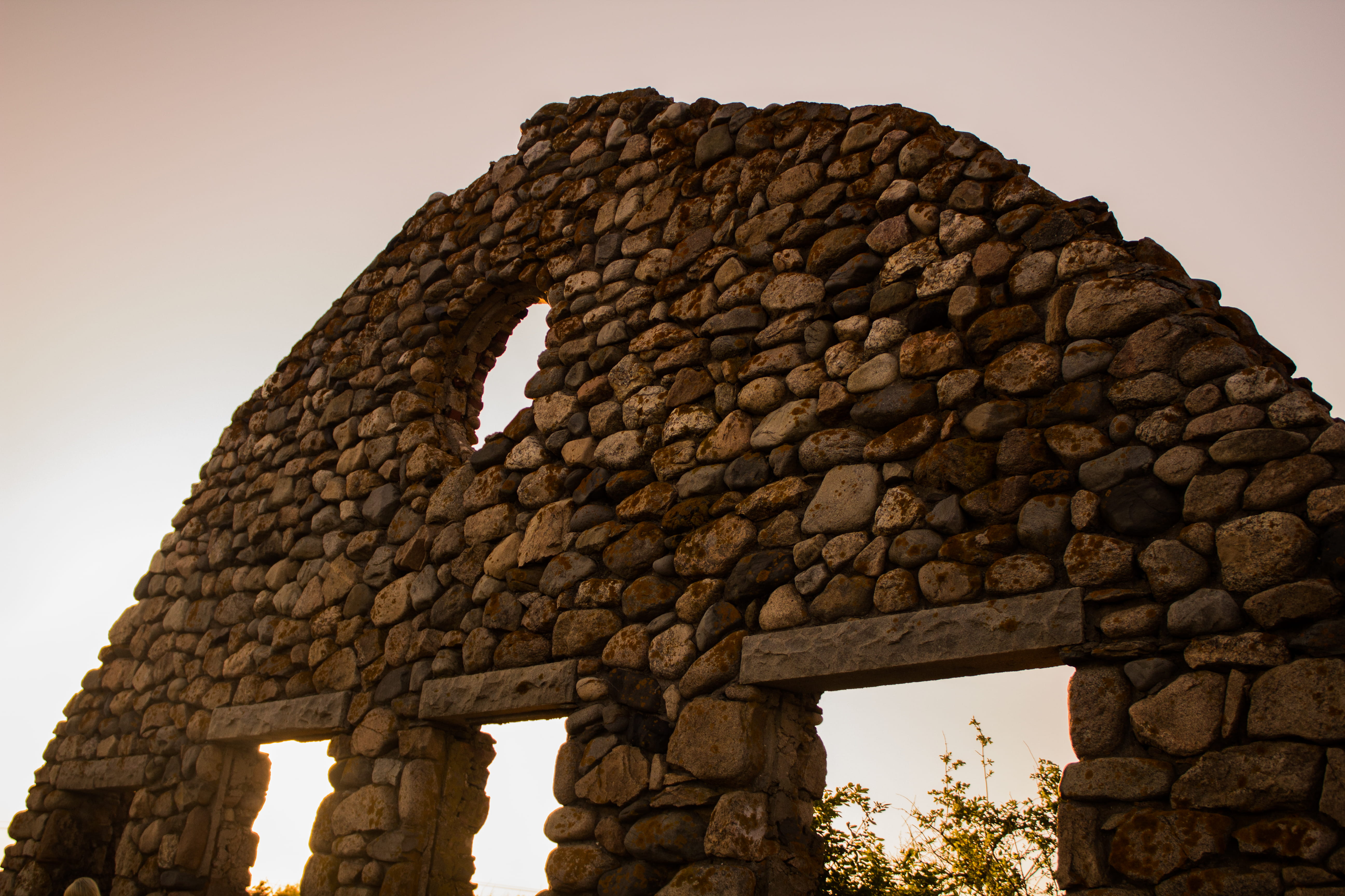 ruined, 5K, rhode island, castle, clear sky, the past, architecture, great, built structure, outdoors, stone material, archaeology, ancient civilization, HD Wallpaper