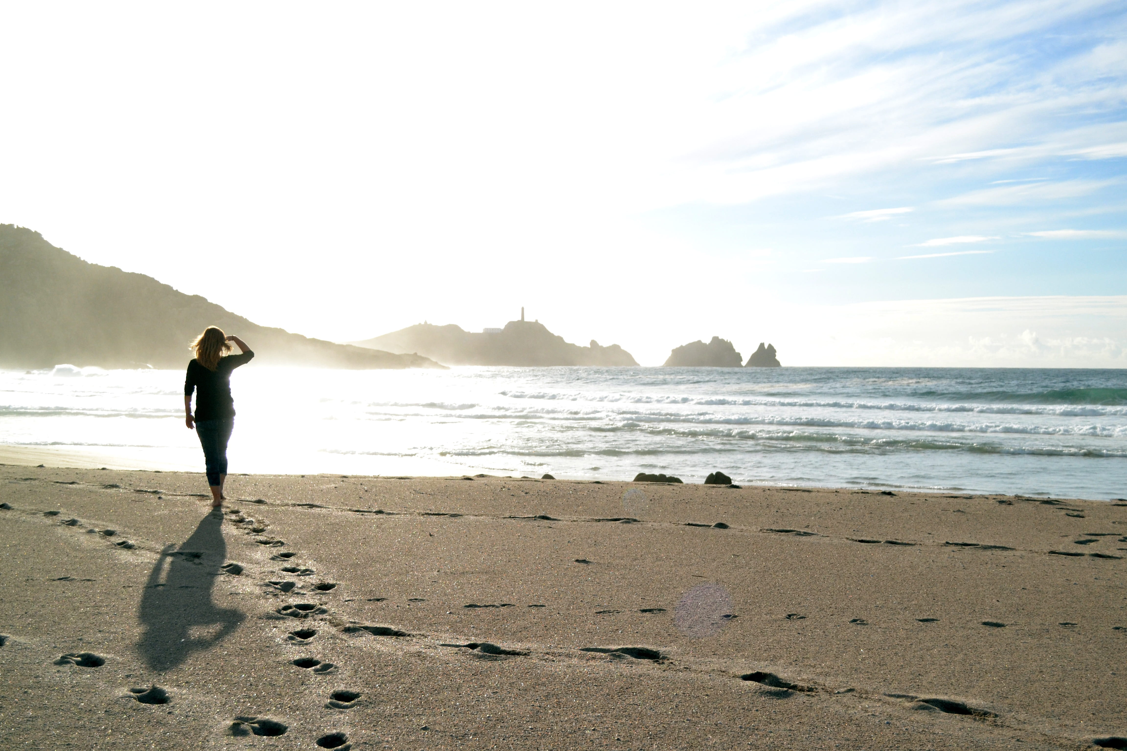 traces, hidden, nature, walk on the beach, outdoors, sky, full length, horizon over water, near, surf, sea, rock, footprints, sunlight, one person, by the sea, HD Wallpaper