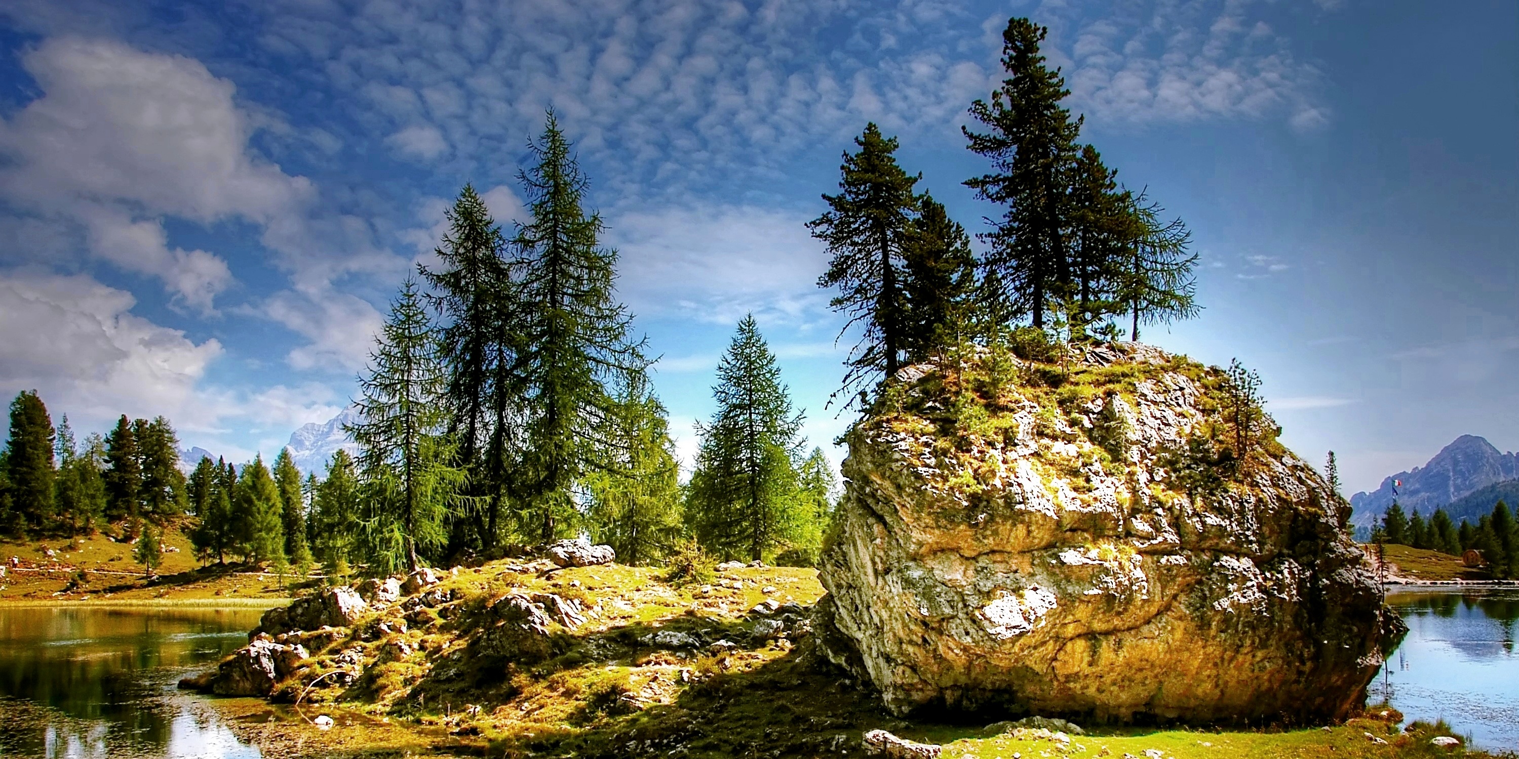 environment, hike, 2K, light, bergsee, lago federa, great, mountain world, coniferous tree, no people, italy, tranquility, outdoors, sky, pinaceae, woodland, HD Wallpaper