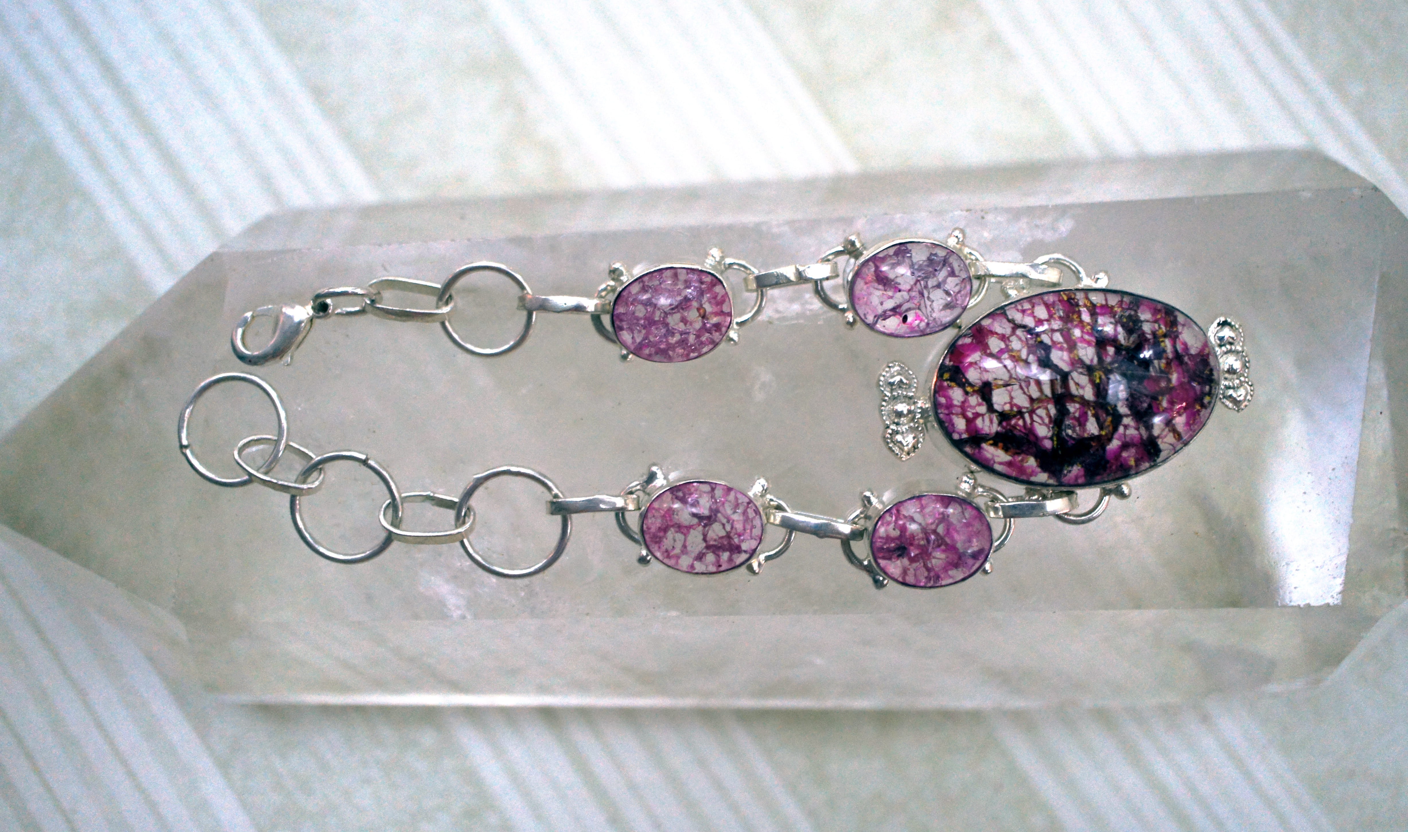 necklace, crystal, Crackle, transparent, jewel, plant, fashion, gemstone, flowering plant, Cerise, Bracelet, indoors, Pink, bezel, table, semiprecious, HD Wallpaper
