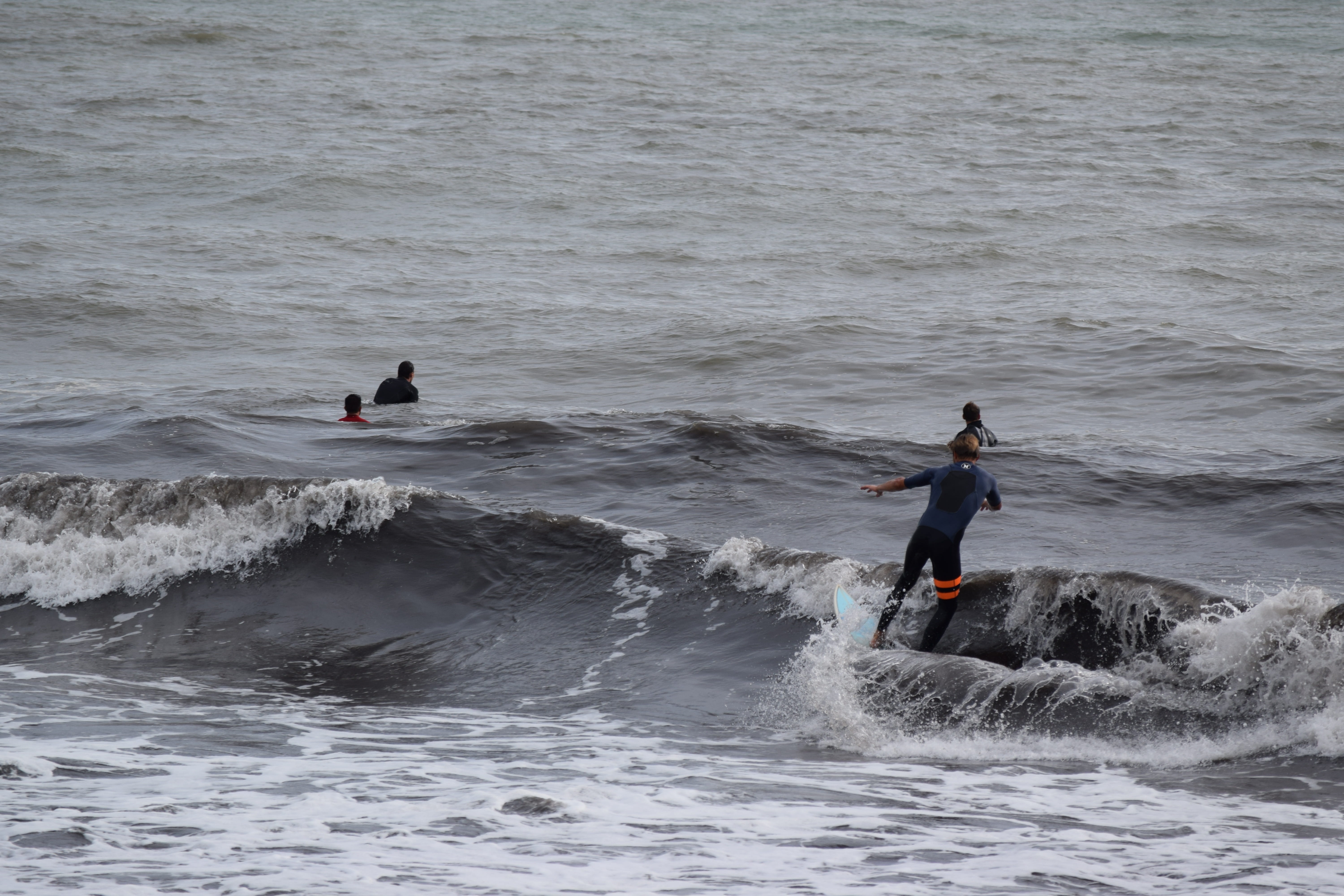 lifestyles, onda, versilia, adventure, water, 5K, leisure activity, motion, beauty in nature, surfboard, waves, real people, power in nature, aquatic sport, HD Wallpaper