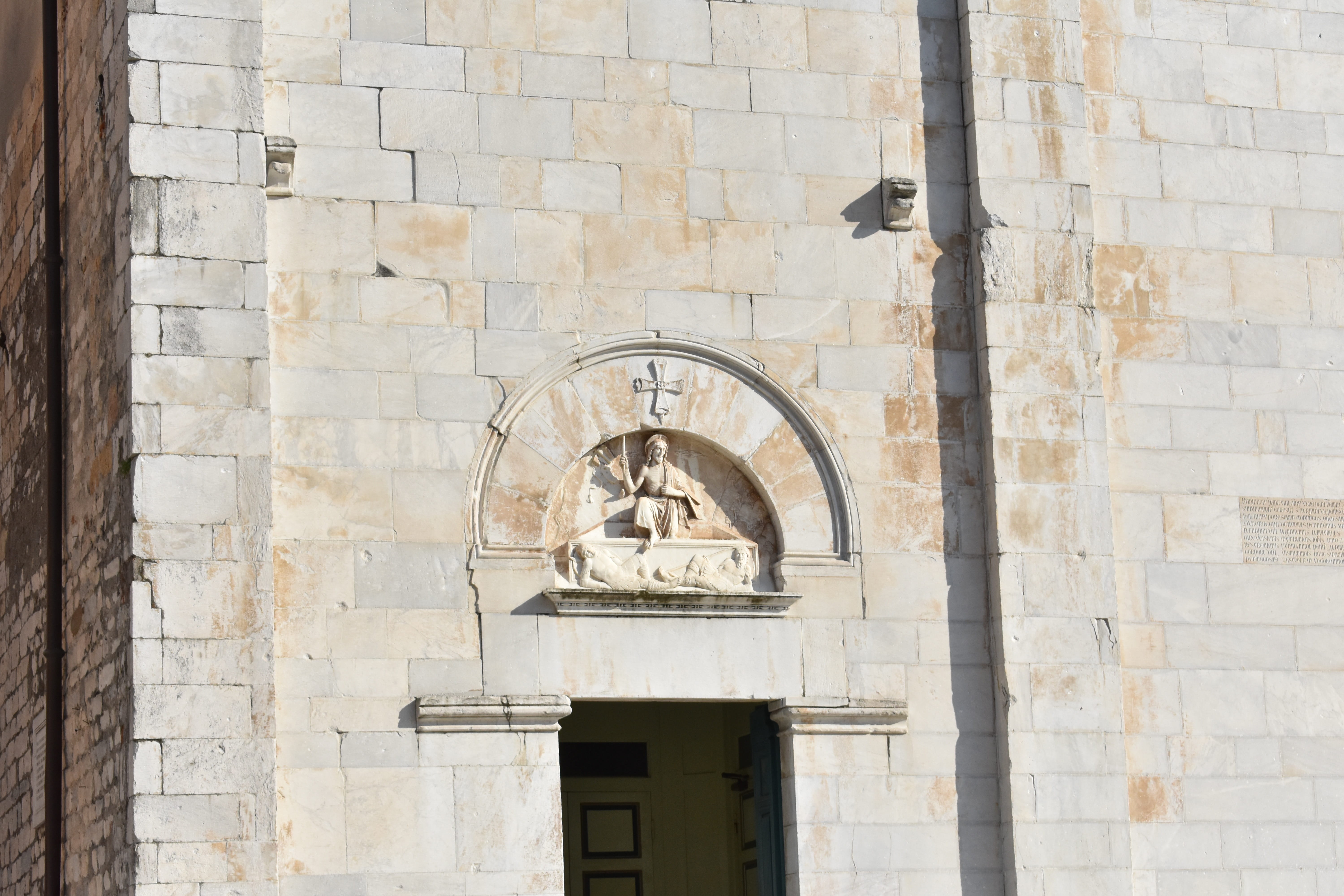 no people, church, big city, outdoors, the past, art and craft, 5K, built structure, window, pietrasanta, travel, wall - building feature, day, low angle view, HD Wallpaper