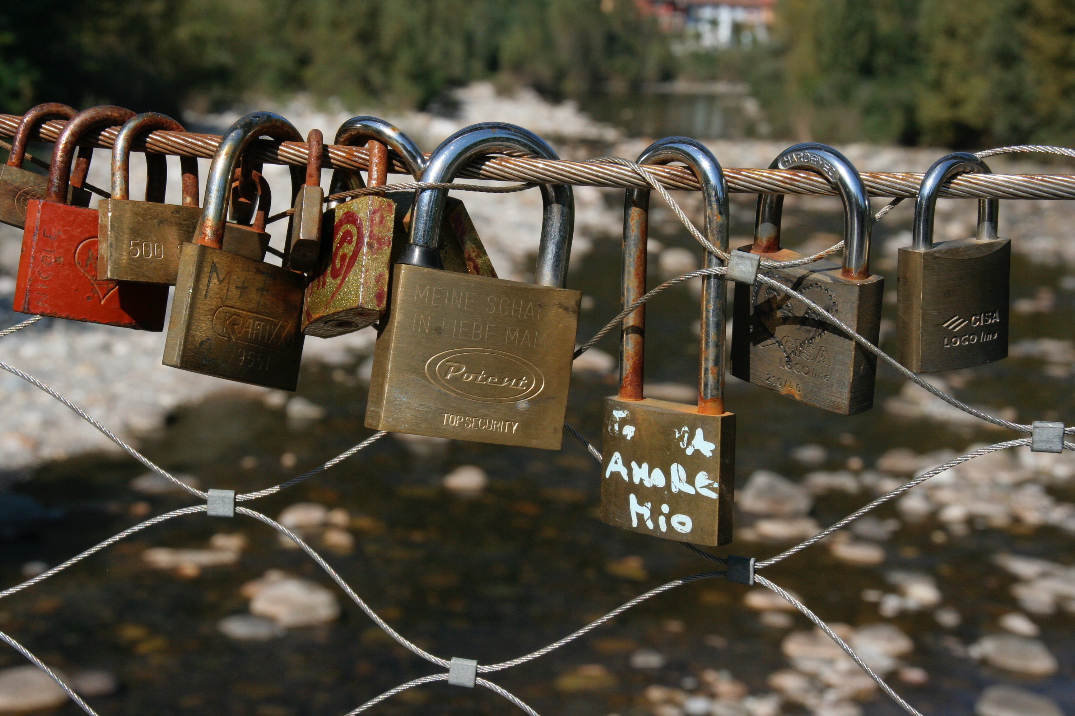 hanging, love locks, emotion, message, safety, no people, lock, metal, close-up, love, protection, love lock, boundary, 2K, security, love castle, cannobio, HD Wallpaper