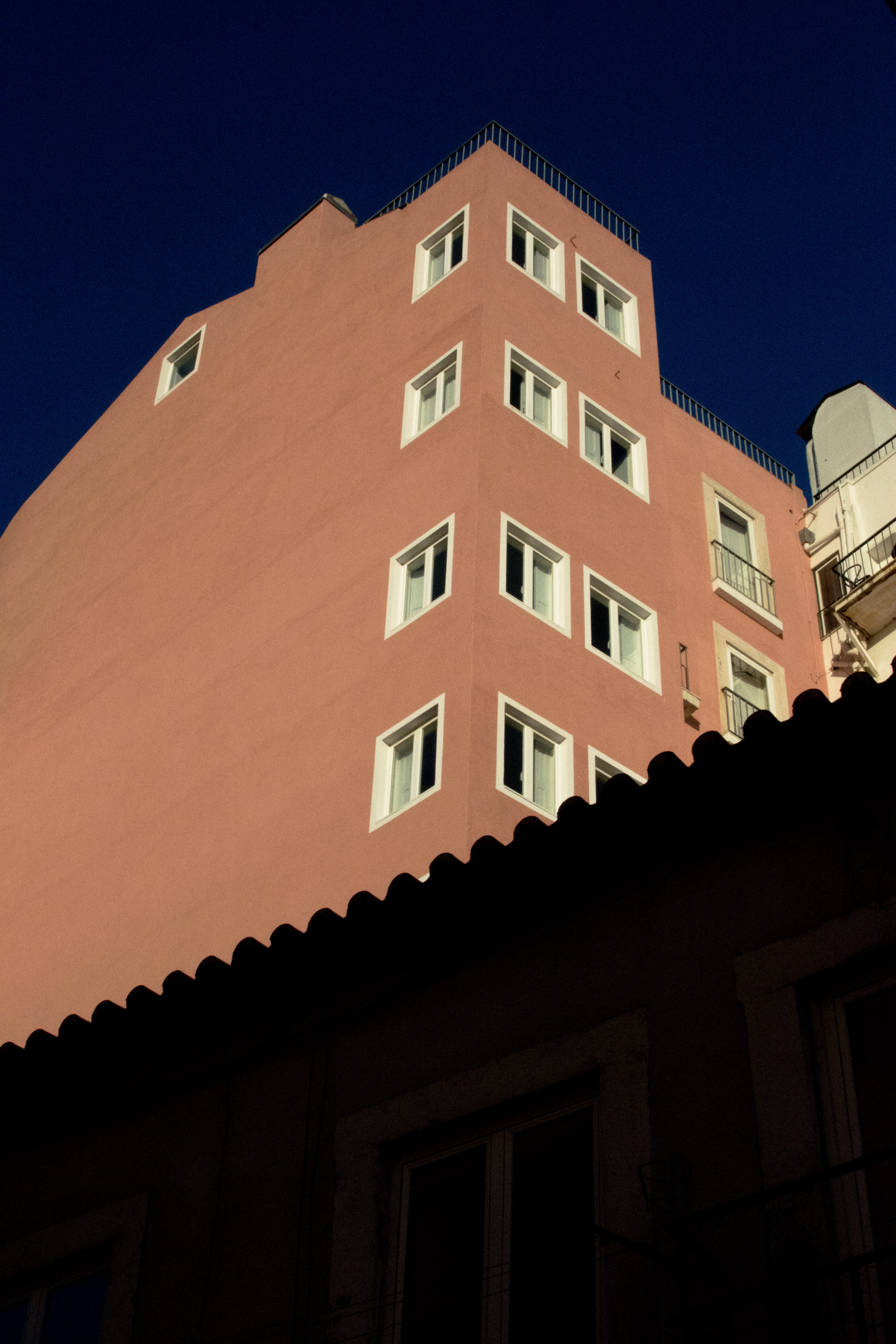 5K, sky, architecture, geometry, portugal, sunlight, pink, roof, day, old, no people, lisboa, building, house, palace, lisbon, clear sky, outdoors, building exterior, Phone HD Wallpaper