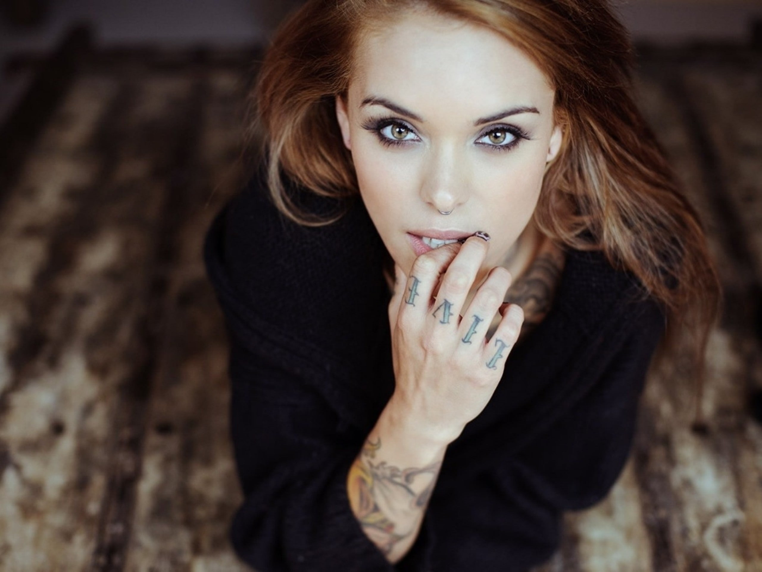 beautiful woman, redhead, hairstyle, hair, mujer, young adult, women, one person, portrait, pelirroja, 2K, beauty, tatuajes, front view, young women, hand, HD Wallpaper