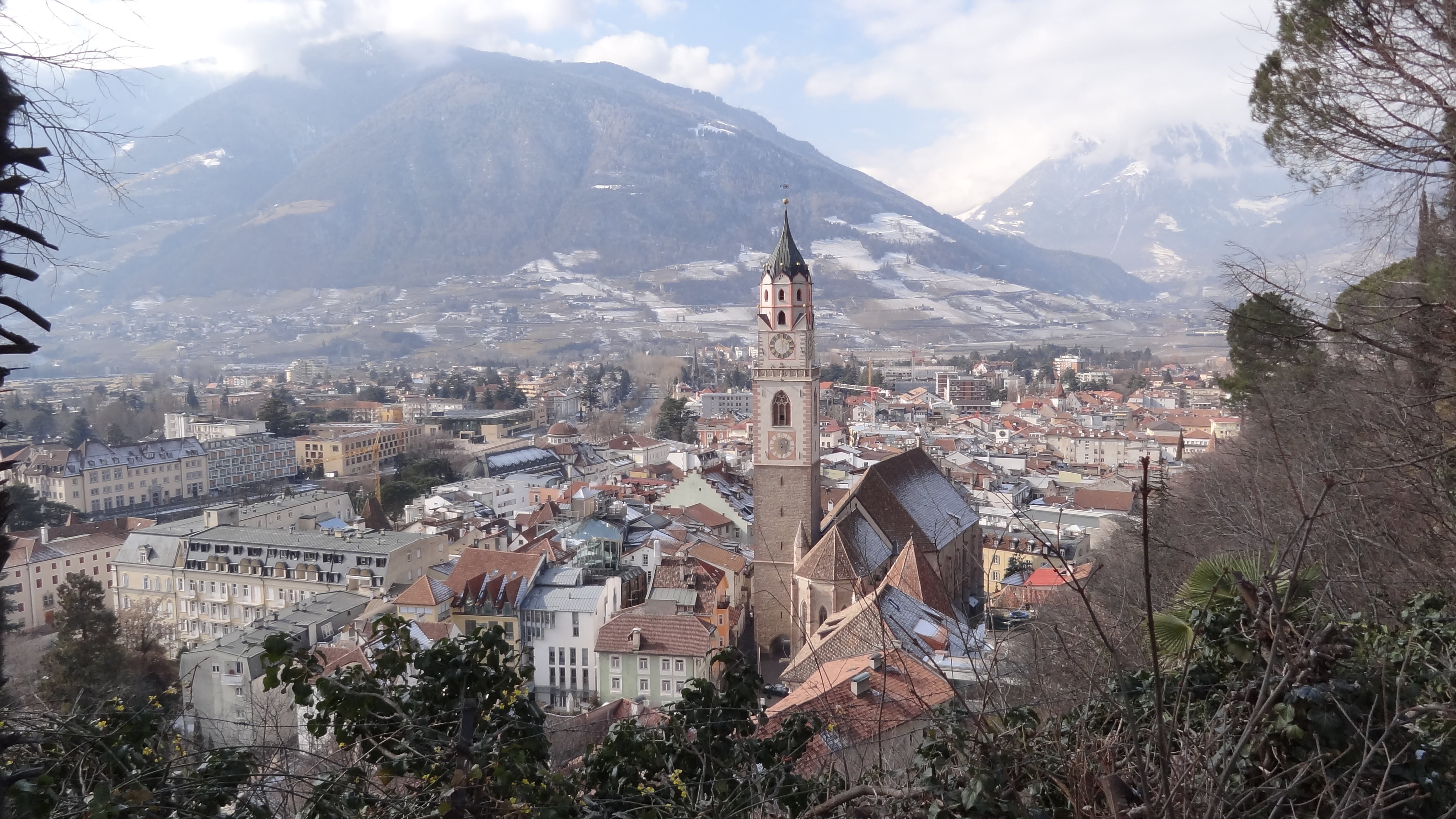 mountain, high angle view, residential district, tree, community, built structure, italy, cityscape, meran, city, roof, nature, day, no people, south tyrol, HD Wallpaper