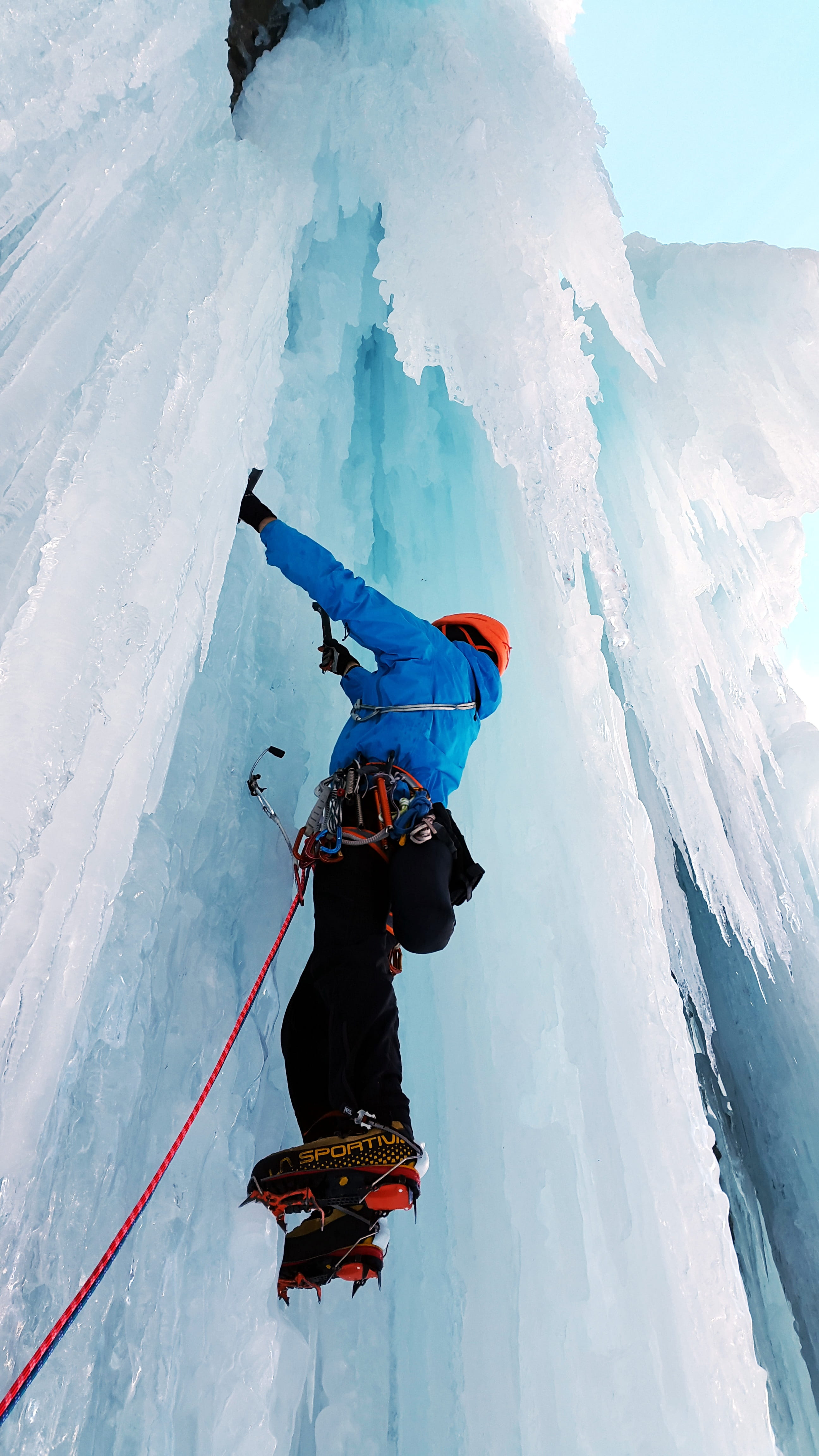4K, one person, lifestyles, bergsport, mountaineer, real people, day, mountaineering, courage, cold temperature, ice wall, climber, sport, alpinism, north wall, Phone HD Wallpaper