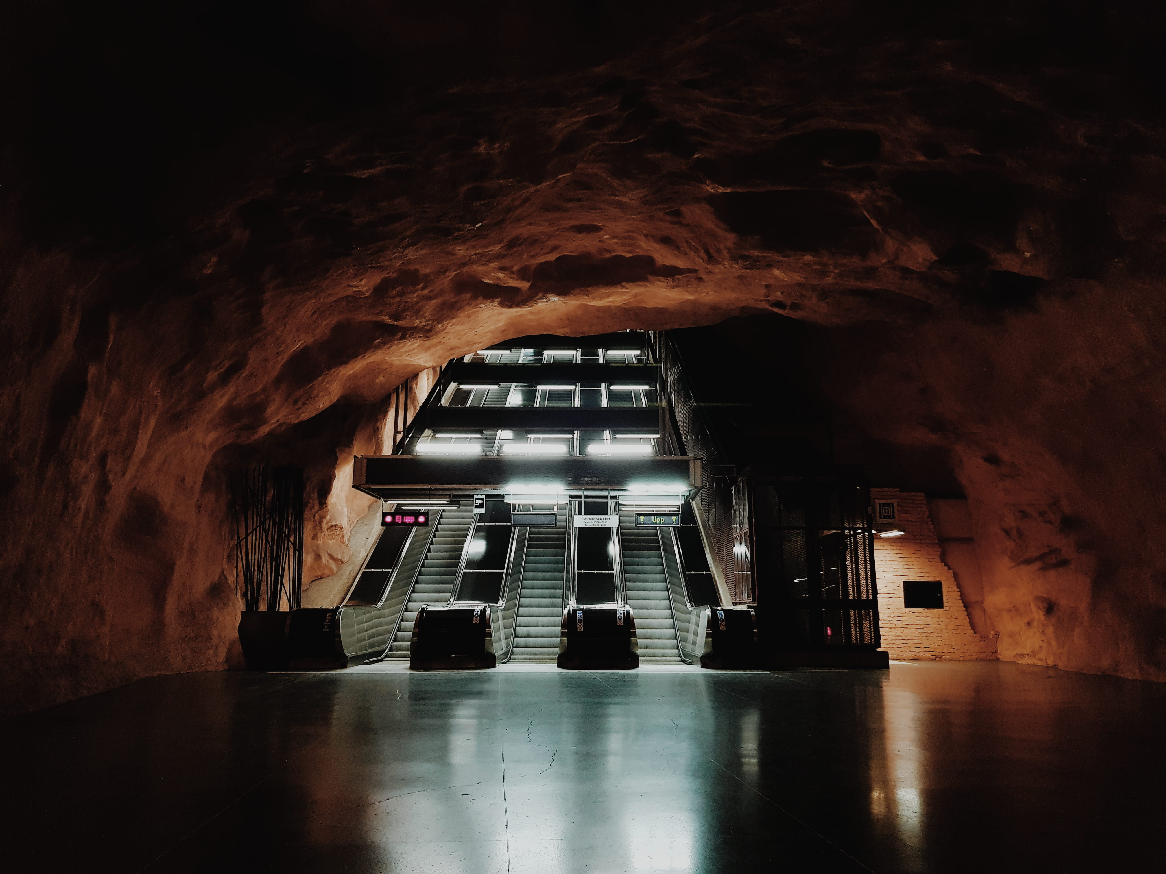 reflection, indoors, light, built structure, illuminated, cave, day, no people, flooring, обои, nature, mountain, стокгольм, космос, banister, dungeon, HD Wallpaper