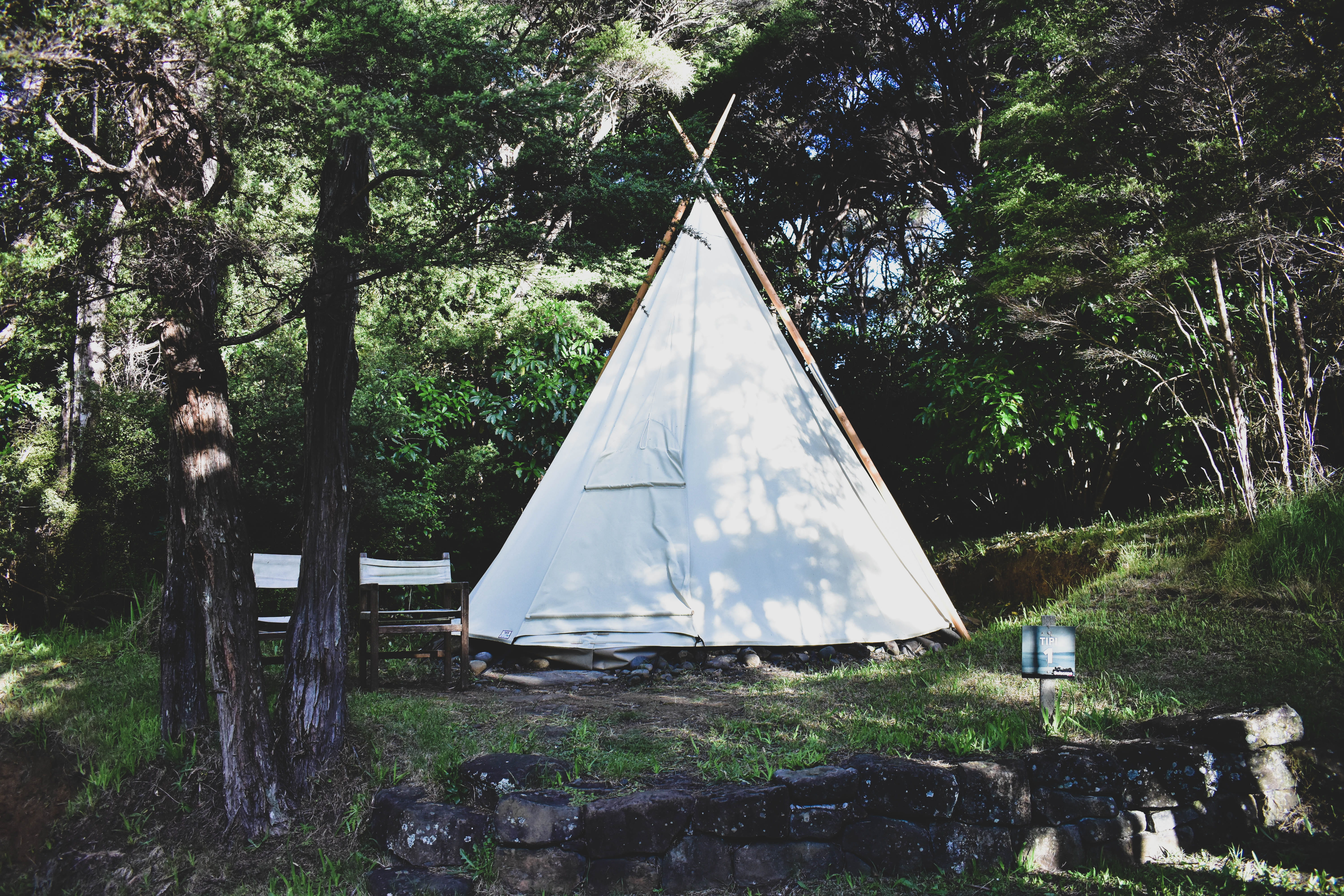 triangle, background, leisure activities, flooring, outdoors, teepee, day, trees, green, 5K, white, green color, tree, mountain tent, new zealand, HD Wallpaper
