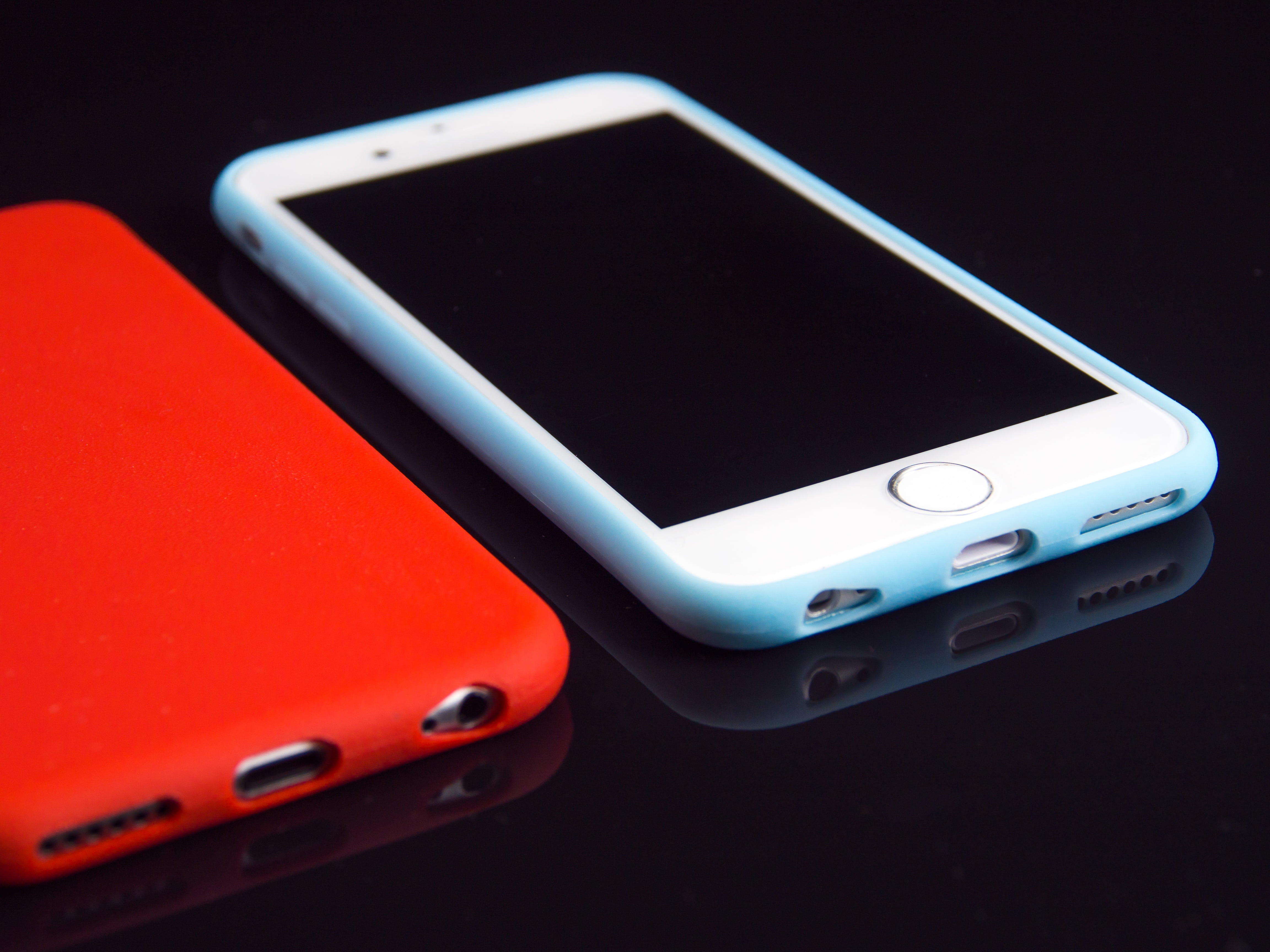 clock, gadget, red, black background, application, global communications, telephone, smart phone, computer, portable information device, pad, cellular, HD Wallpaper
