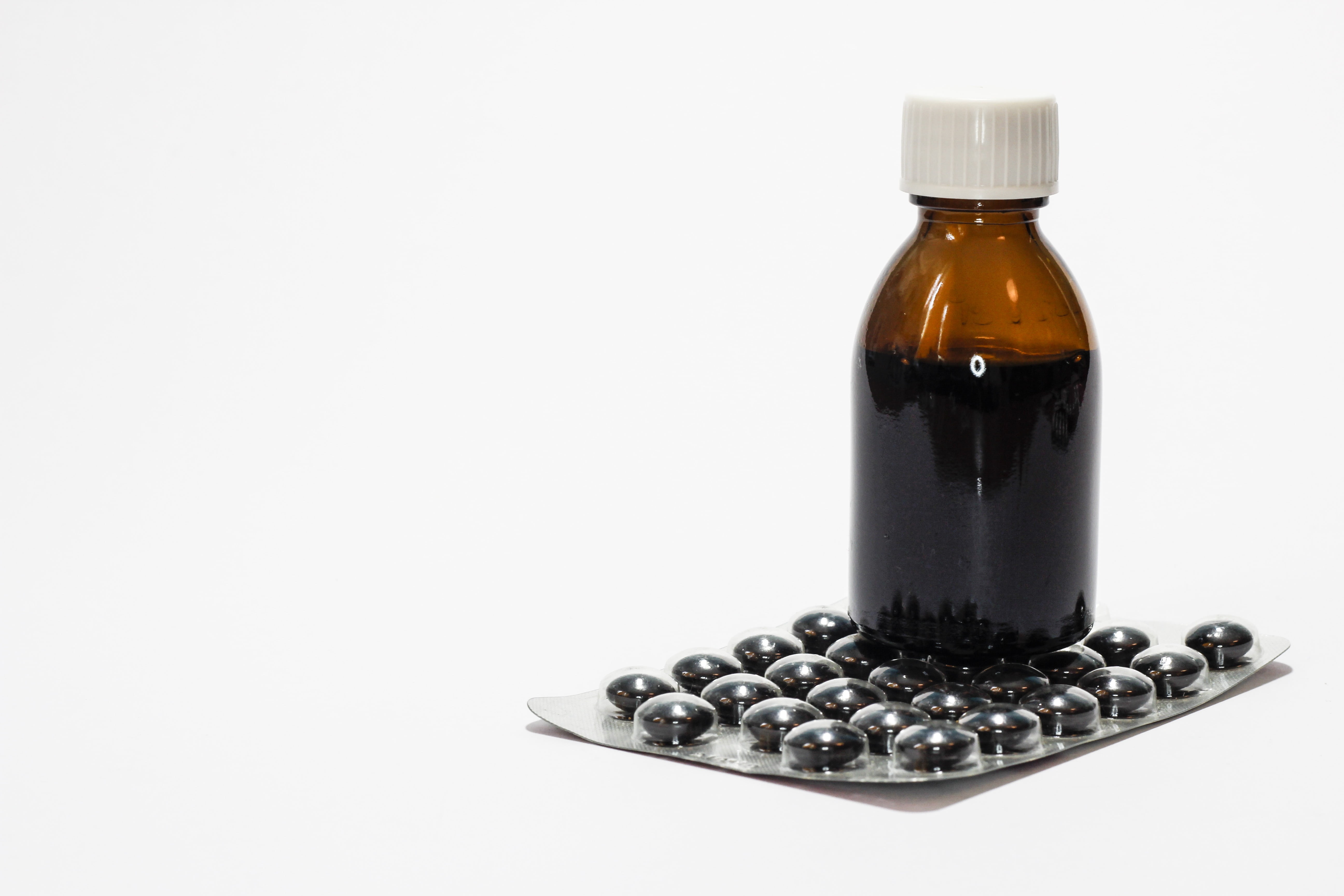 indoors, 5K, the syrup, poisonous, food, blister, medical, medicine, wellbeing, container, cut out, food and drink, science, copy space, herbal medicine, HD Wallpaper