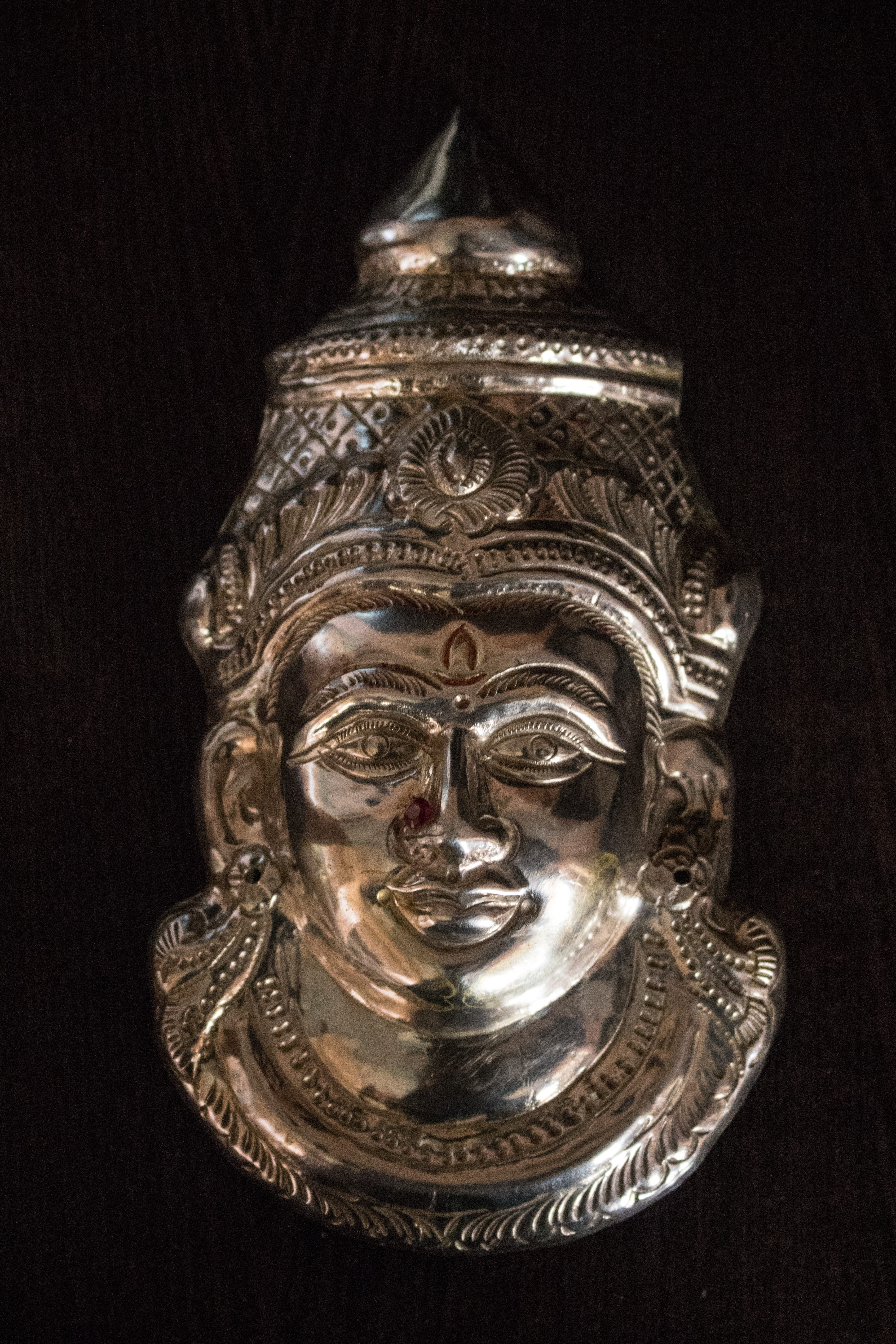 human representation, religion, face, religious, decorative, 5K, door knocker, indian, representation, still life, metal, worship, high angle view, old, Phone HD Wallpaper